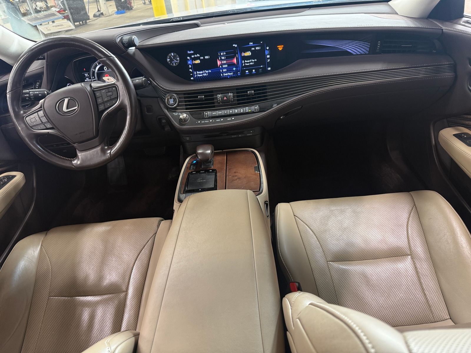 Thumbnail: 2019 Lexus LS - 2