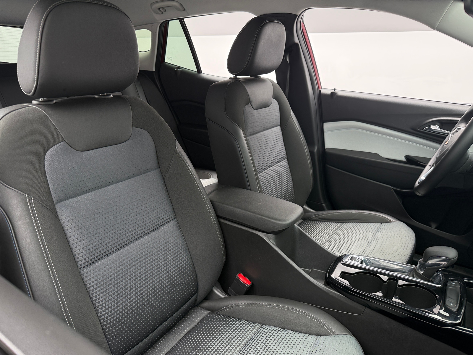 Thumbnail: 2025 Chevrolet Trax - 2