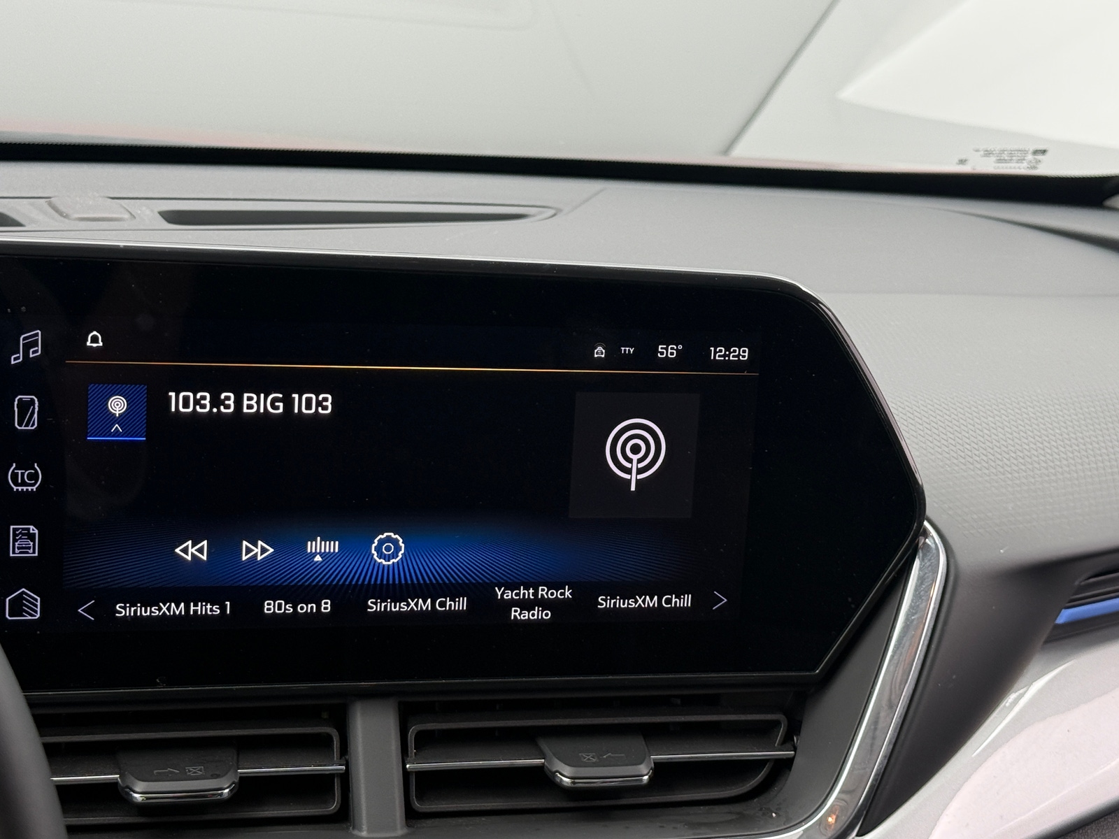 Thumbnail: 2025 Chevrolet Trax - 4