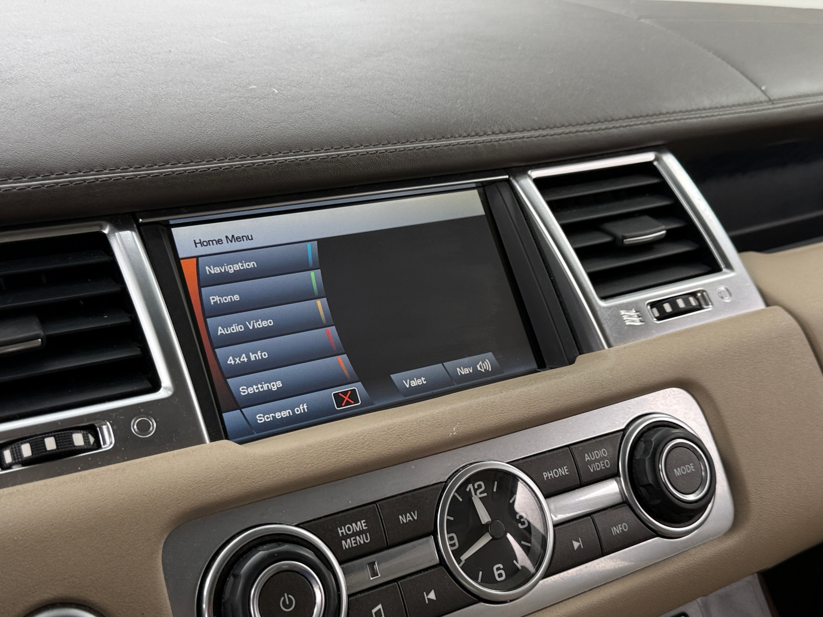 Thumbnail: 2011 Land Rover Range Rover Sport - 3