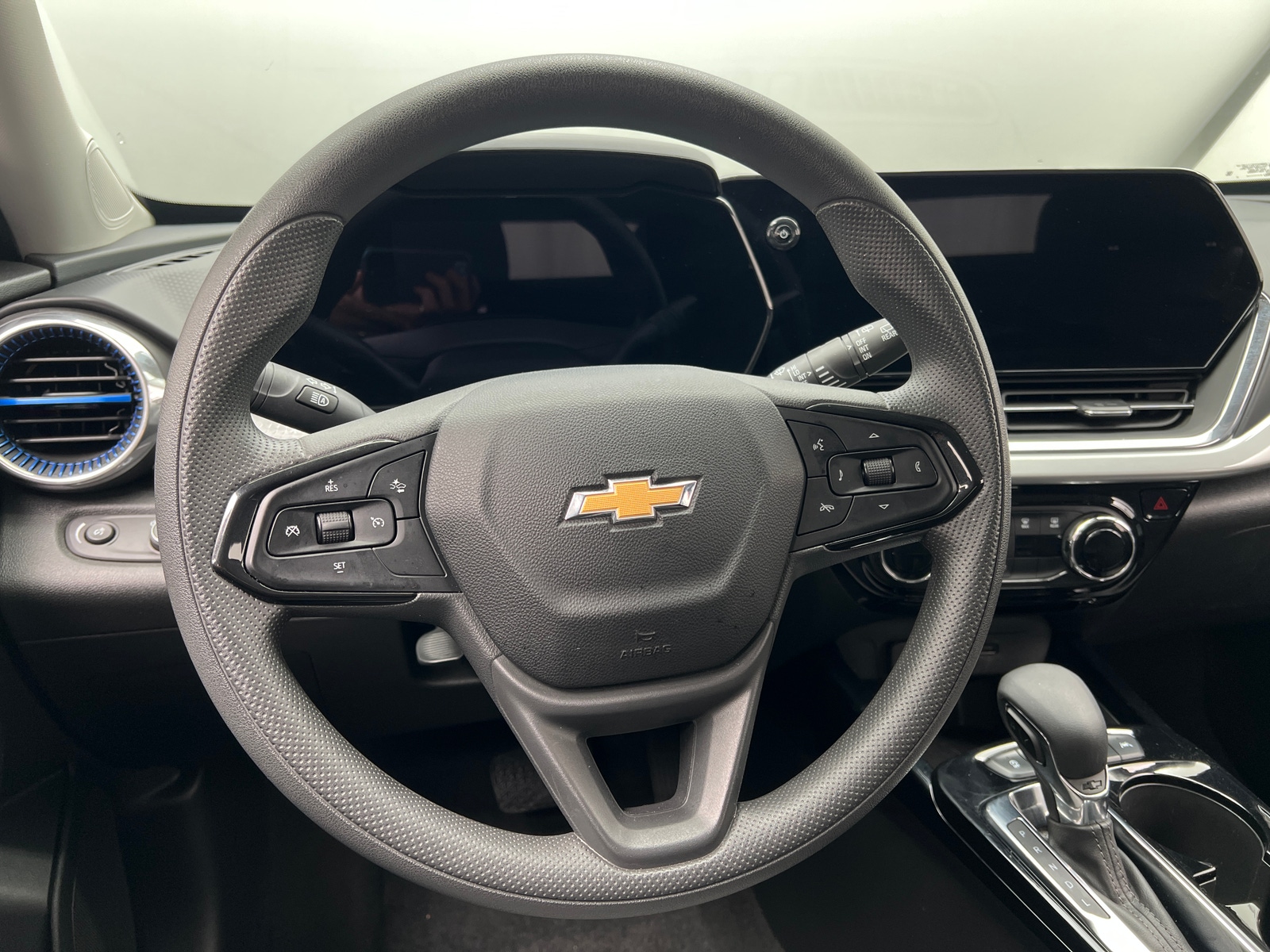 Thumbnail: 2025 Chevrolet Trax - 5