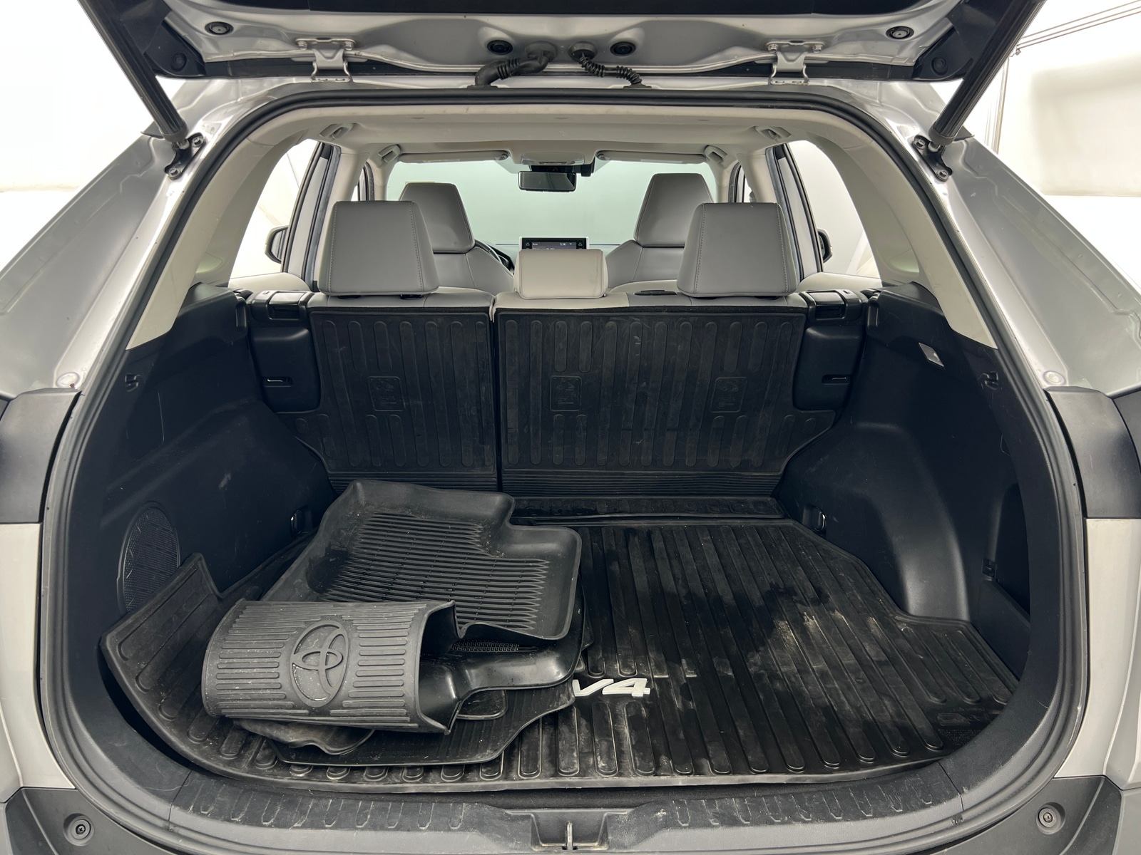 Thumbnail: 2019 Toyota RAV4 - 6