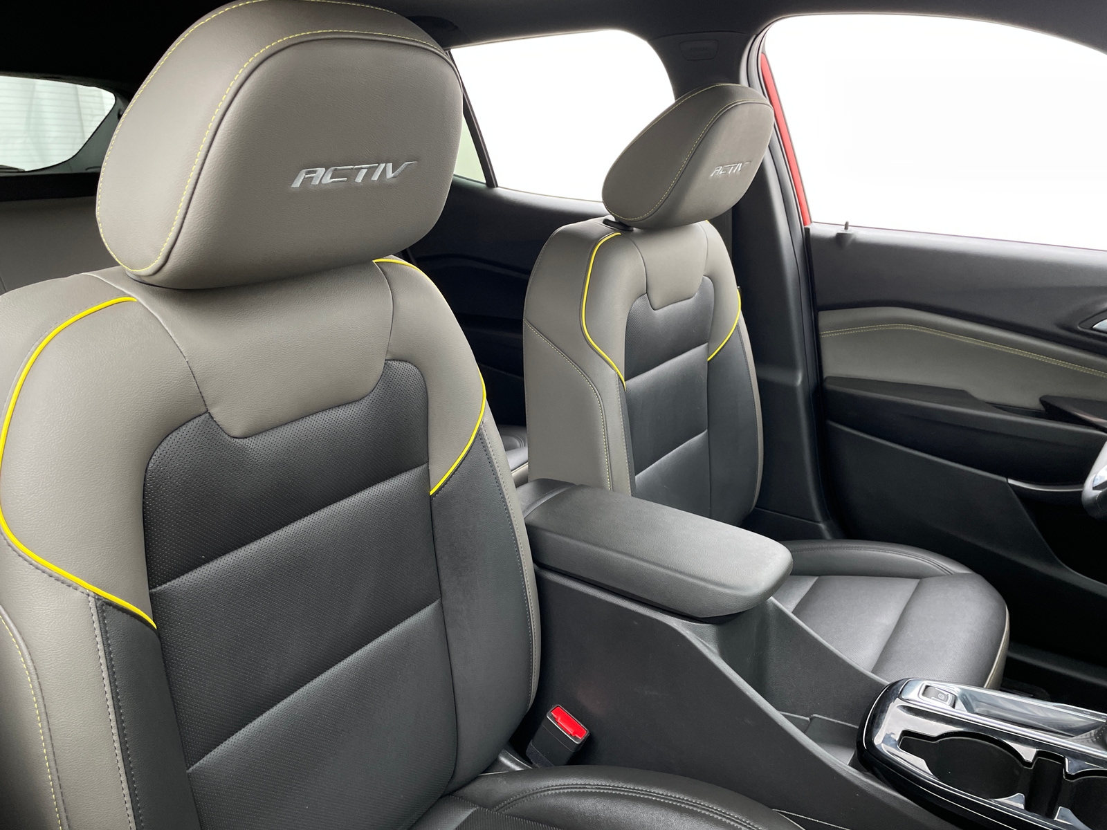 Thumbnail: 2024 Chevrolet Trax - 2