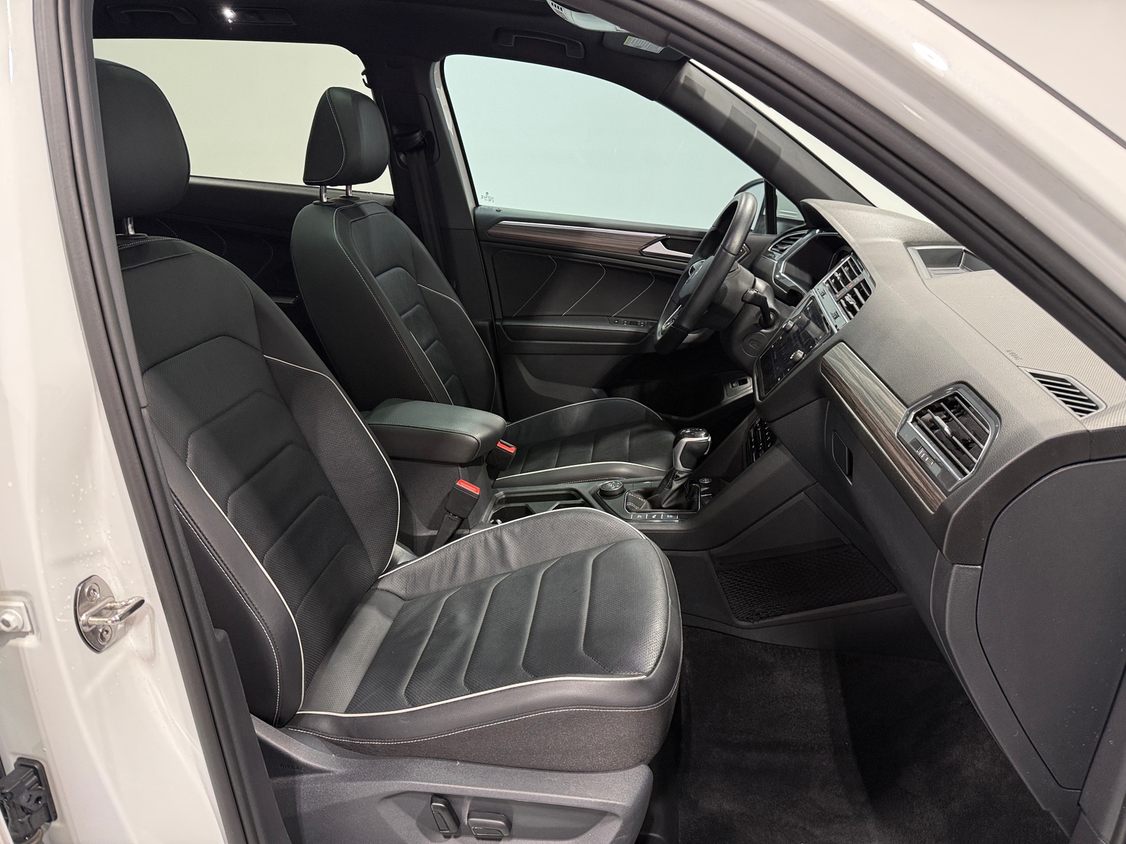 Thumbnail: 2024 Volkswagen Tiguan - 2