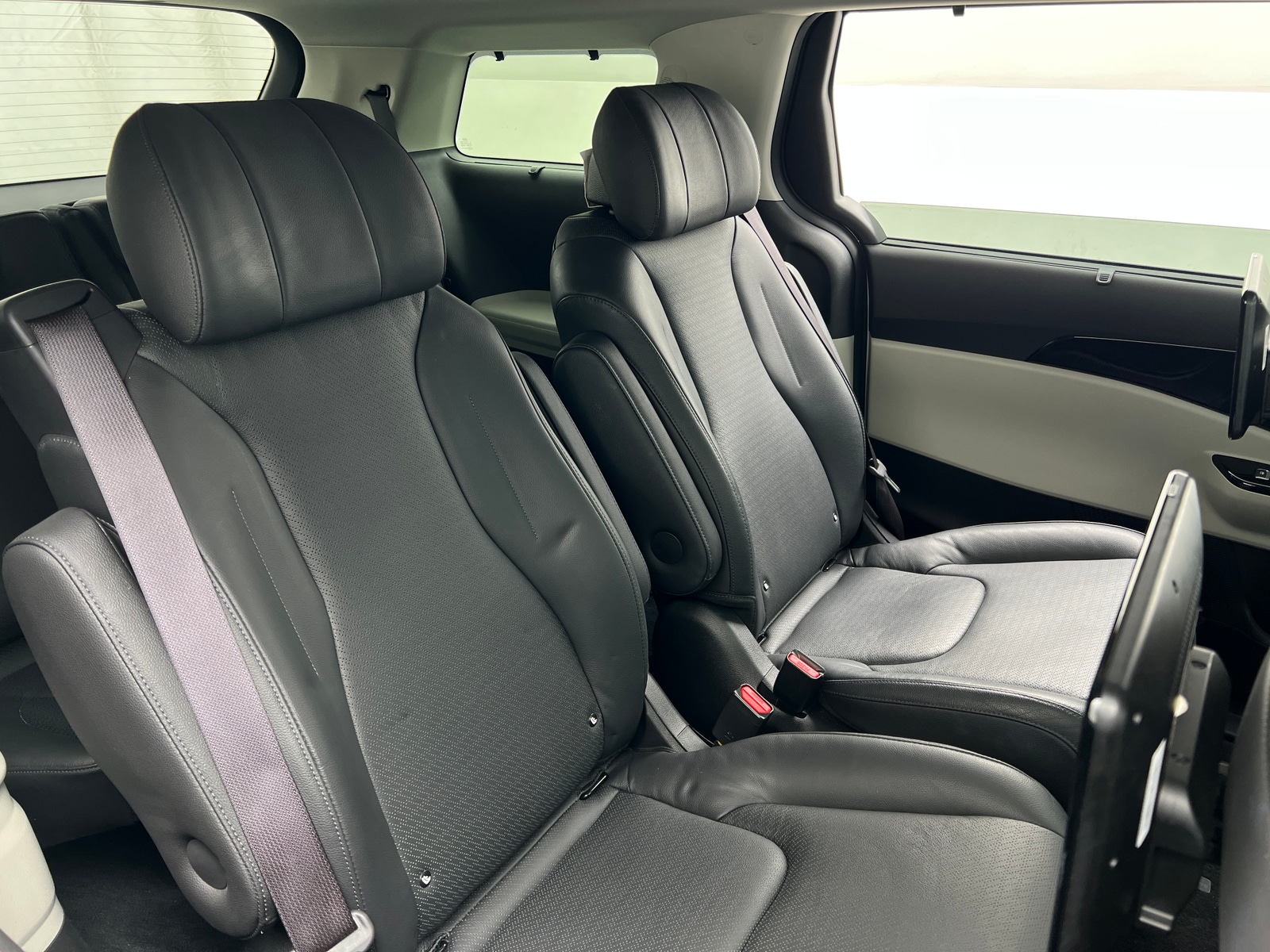 Thumbnail: 2022 Kia Carnival - 5