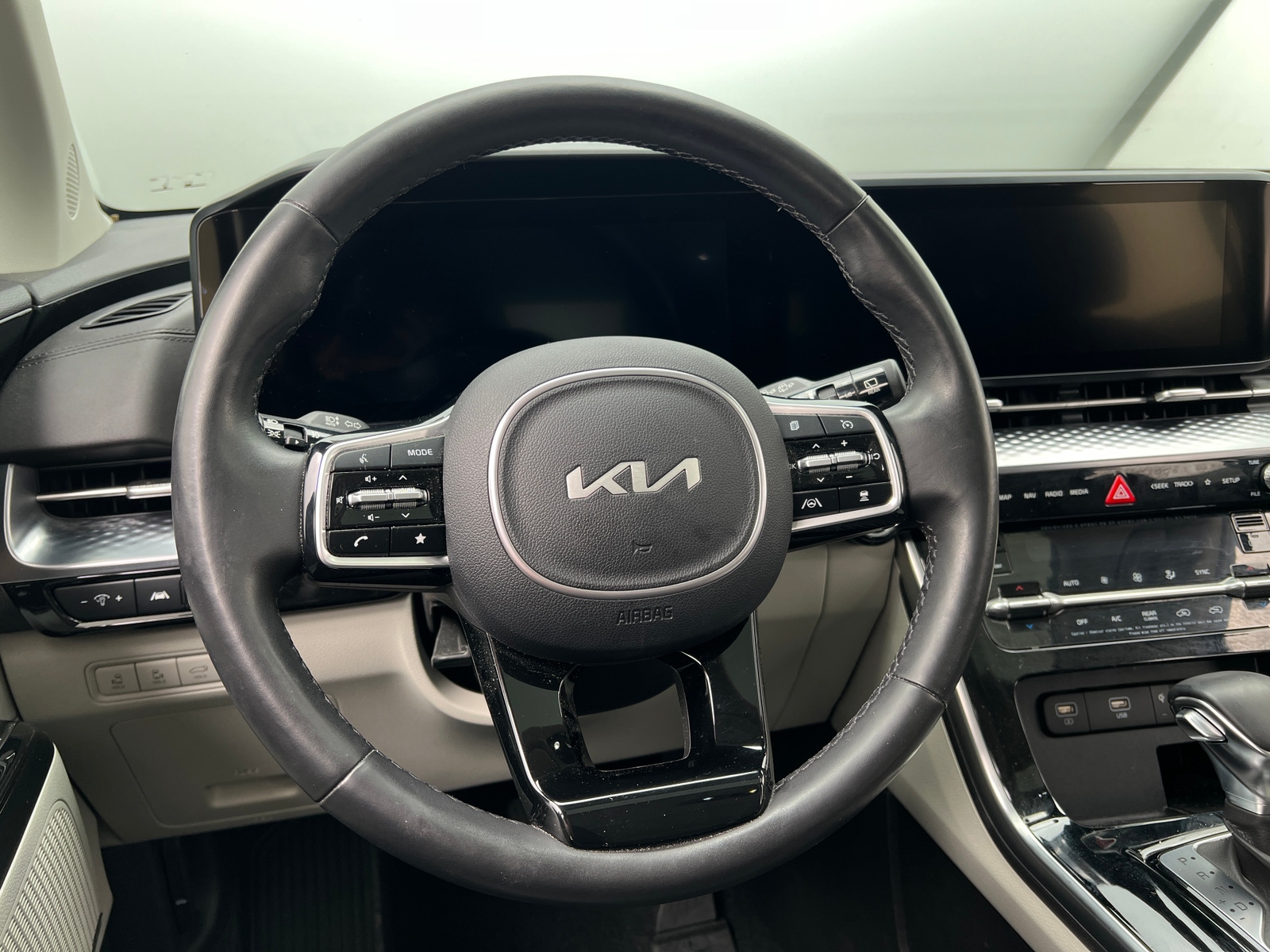 Thumbnail: 2022 Kia Carnival - 4