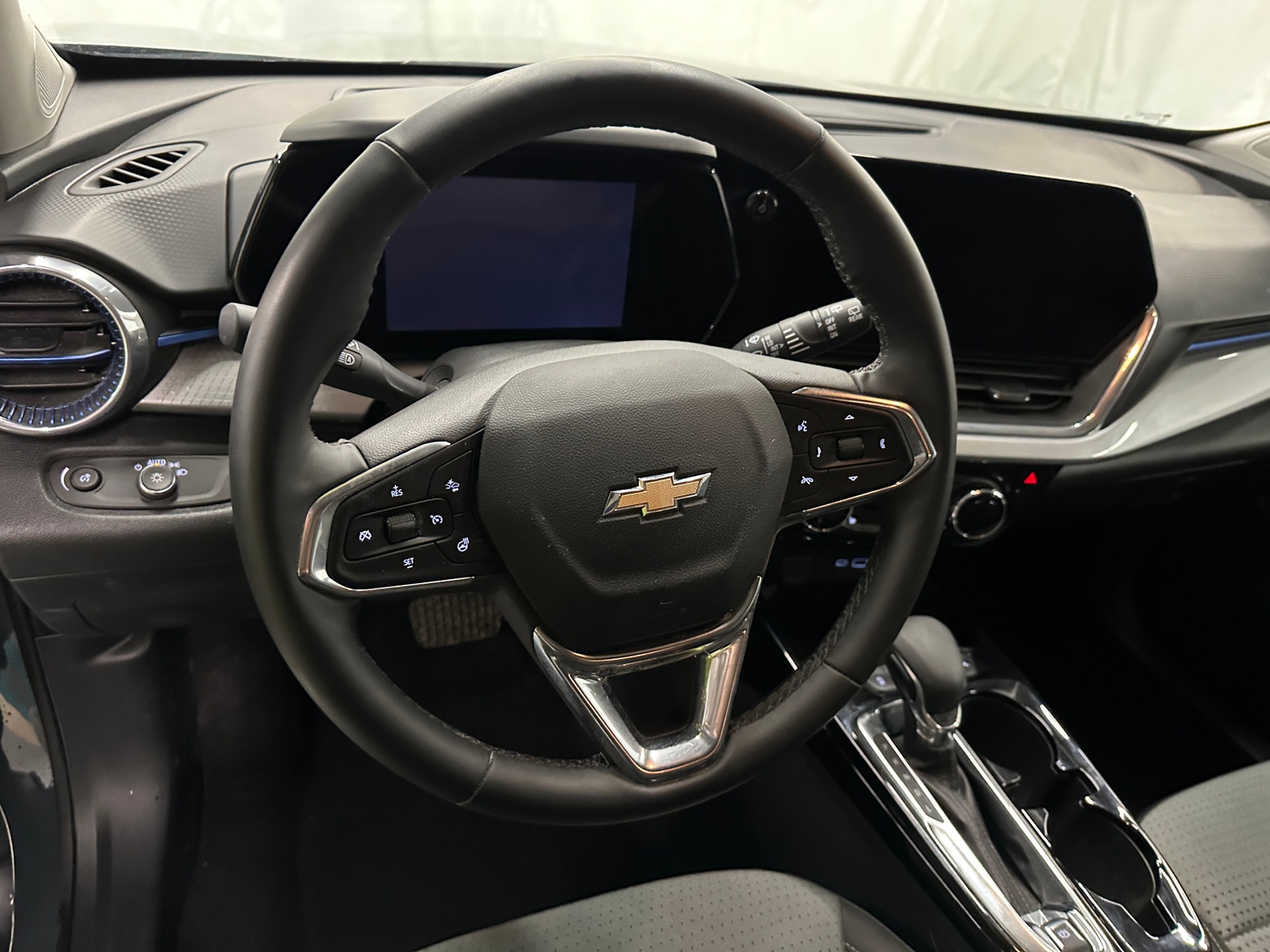 Thumbnail: 2025 Chevrolet Trax - 5