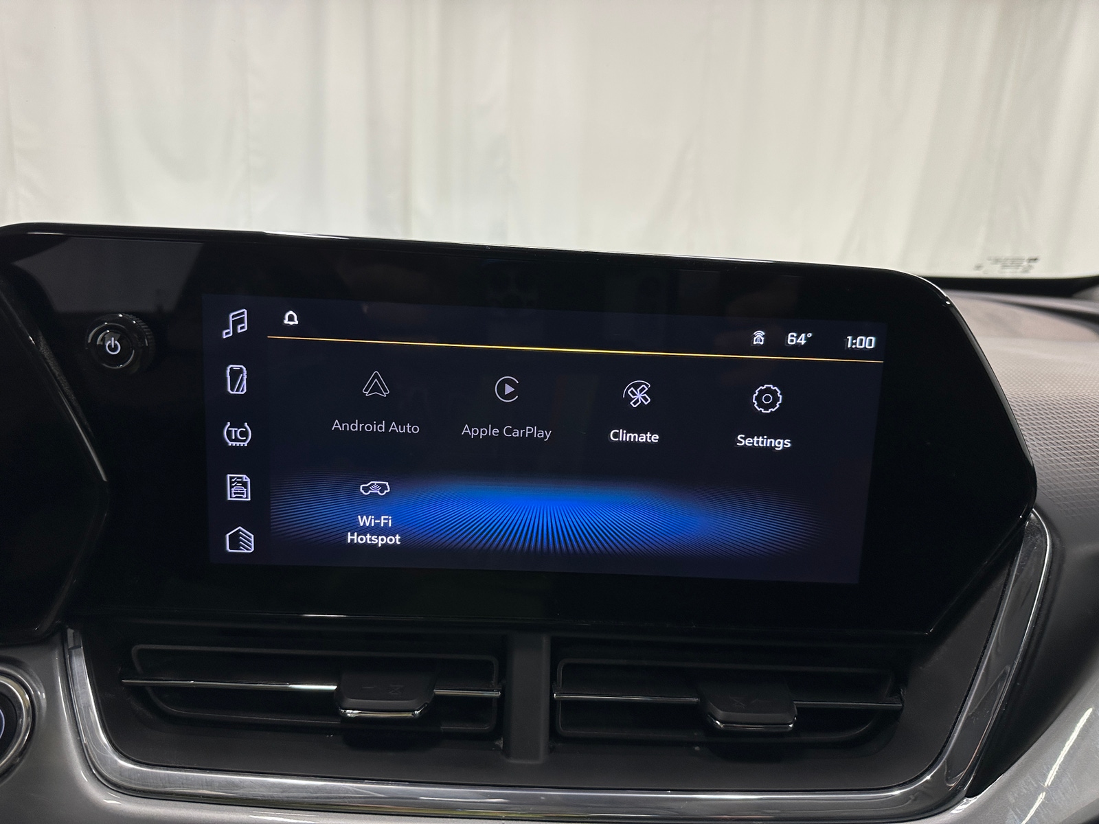 Thumbnail: 2025 Chevrolet Trax - 4