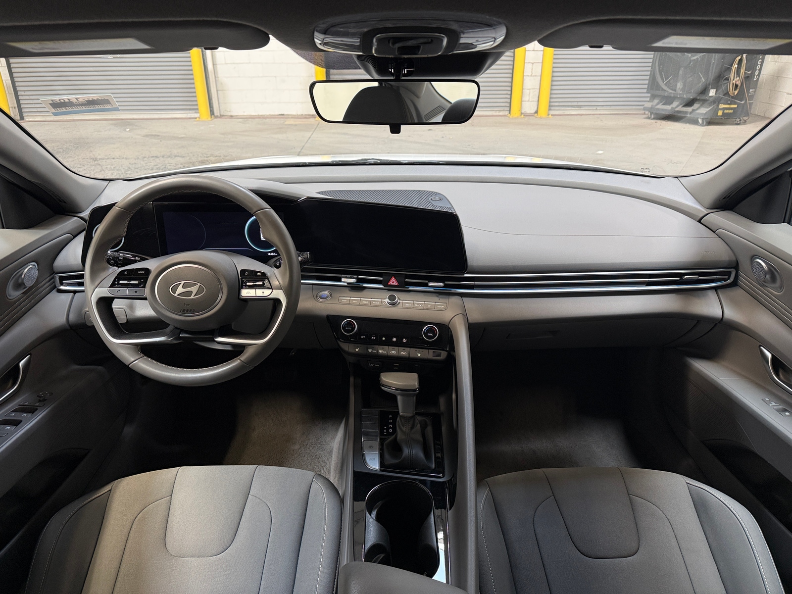 Thumbnail: 2025 Hyundai Elantra - 3