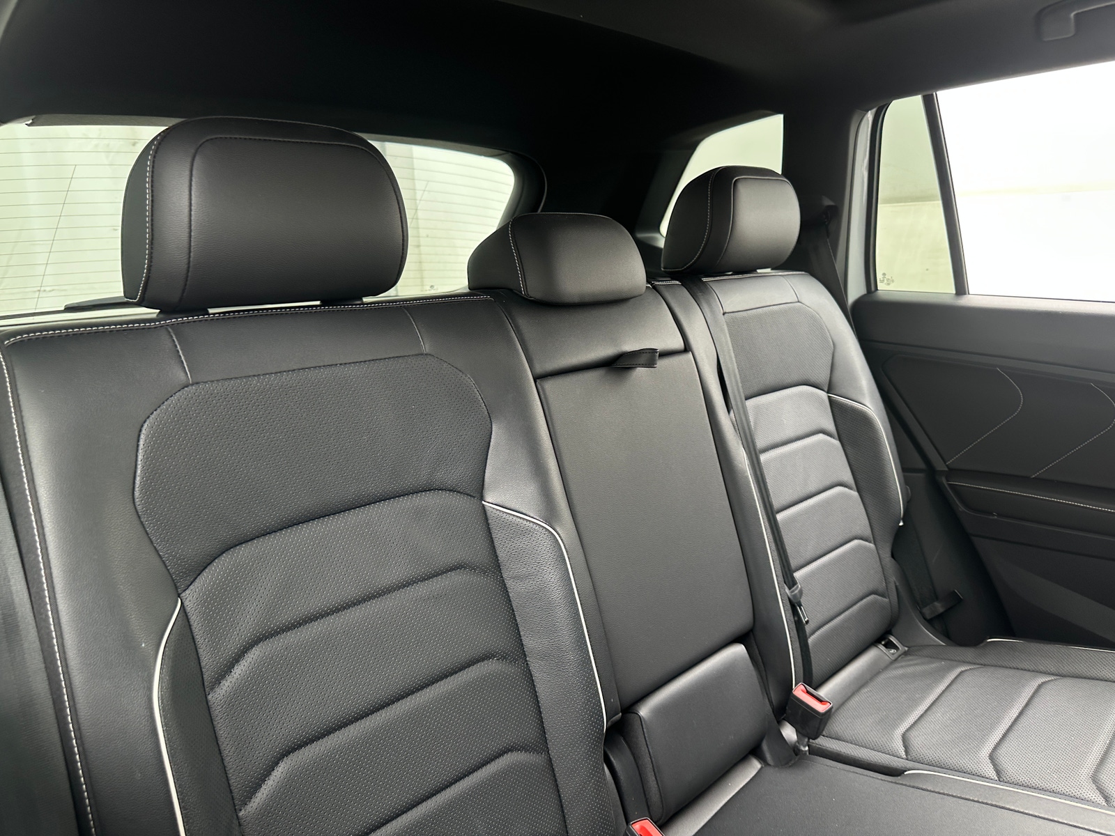 Thumbnail: 2022 Volkswagen Tiguan - 5