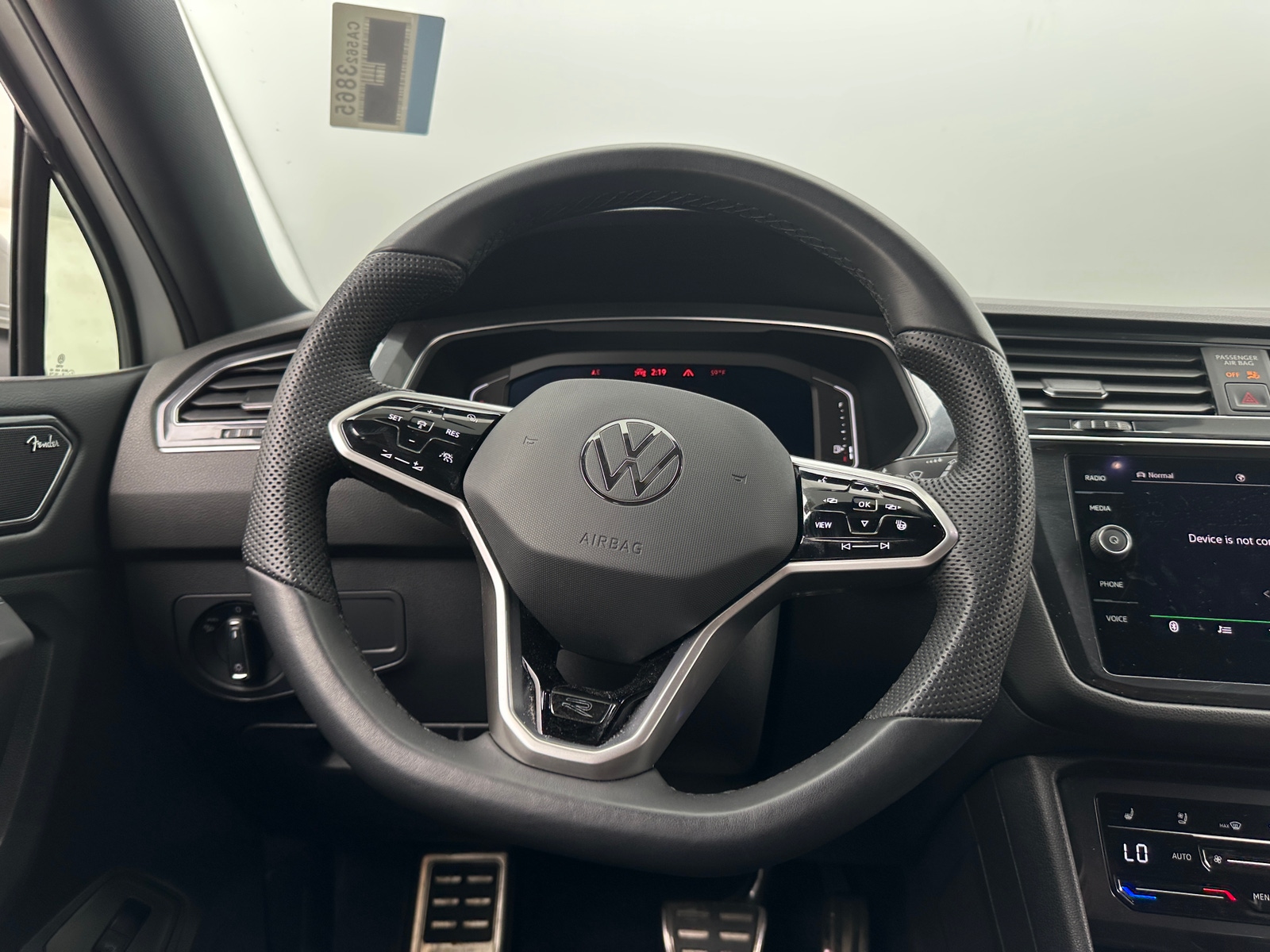 Thumbnail: 2022 Volkswagen Tiguan - 4