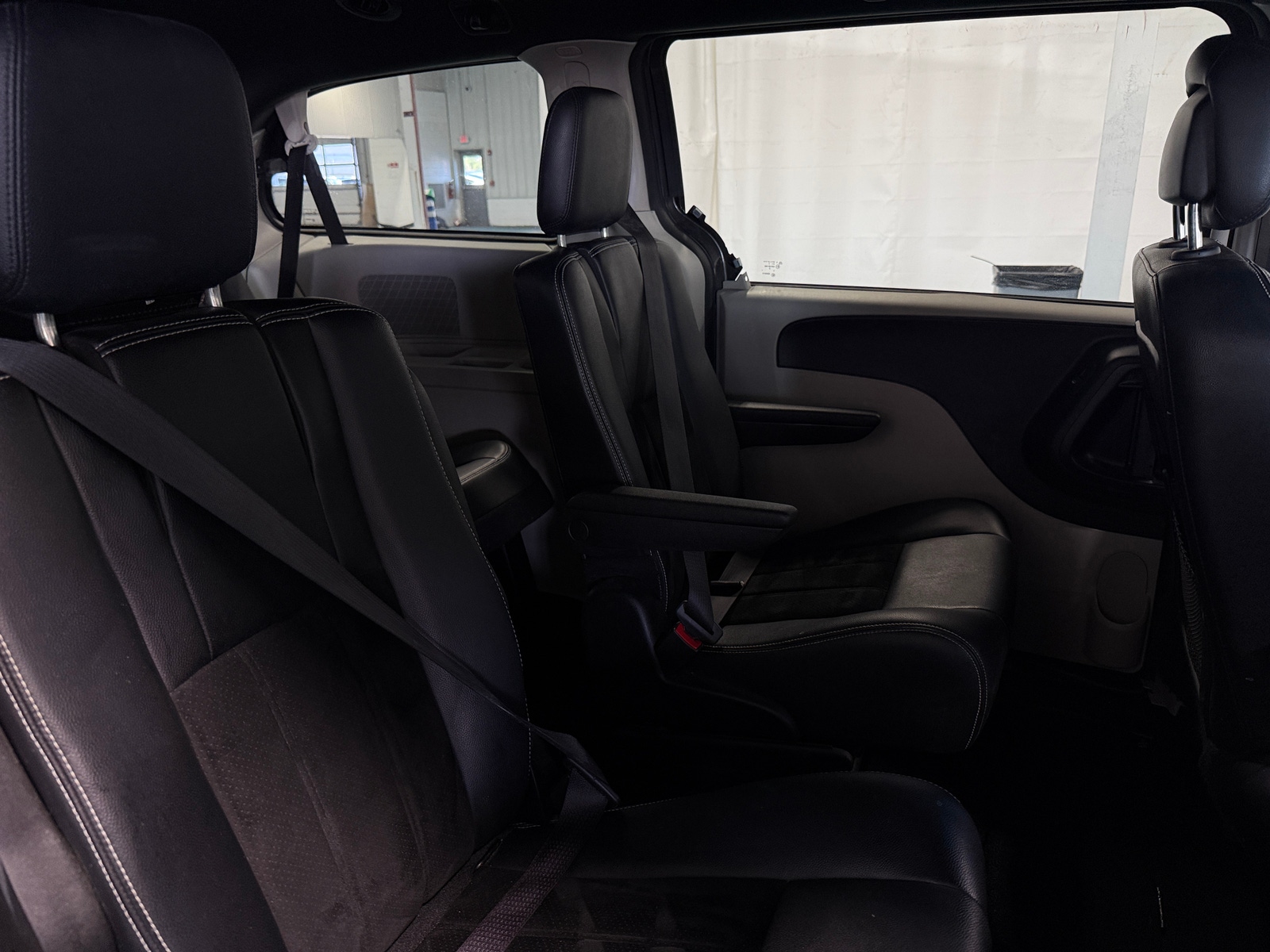 Thumbnail: 2017 Dodge Grand Caravan - 6