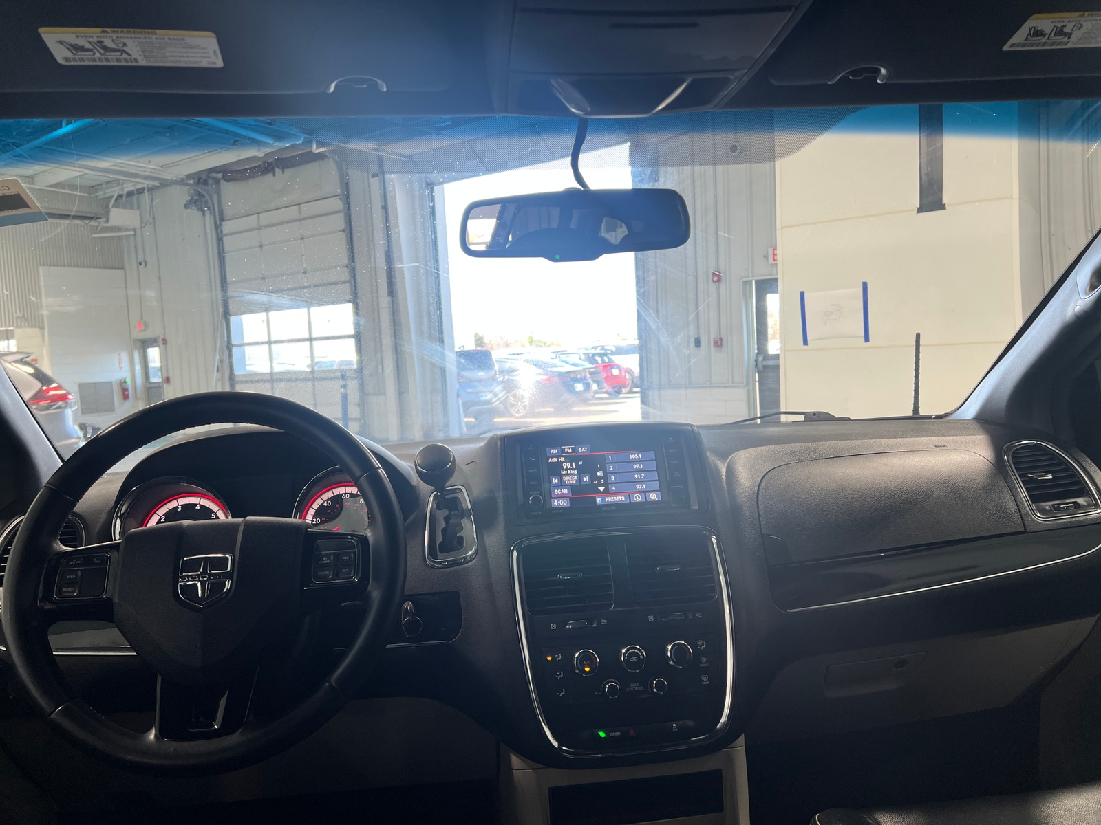 Thumbnail: 2017 Dodge Grand Caravan - 3