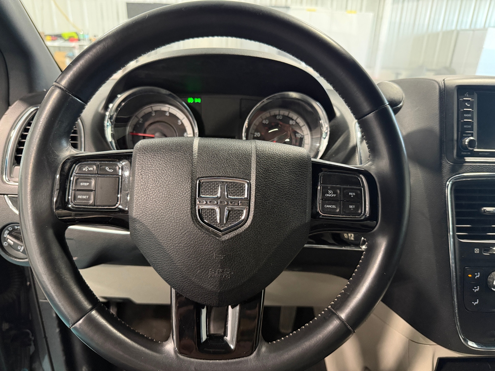 Thumbnail: 2017 Dodge Grand Caravan - 5