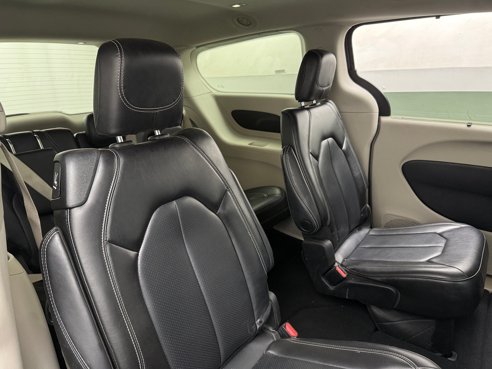 Thumbnail: 2023 Chrysler Pacifica - 5