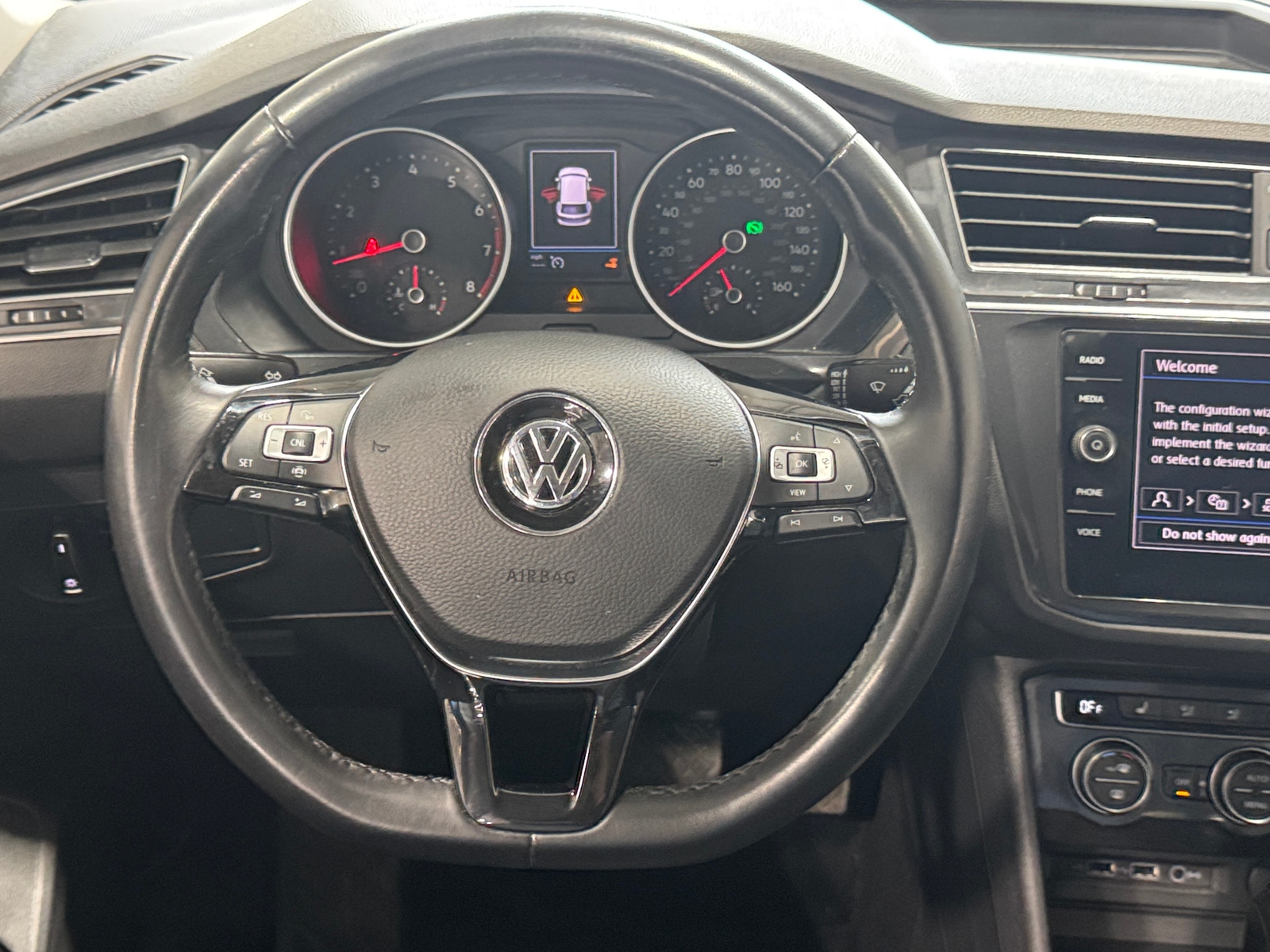 Thumbnail: 2019 Volkswagen Tiguan - 4