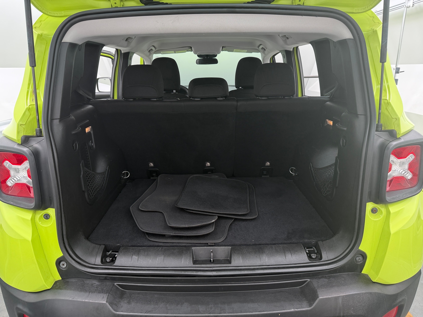 Thumbnail: 2017 Jeep Renegade - 7