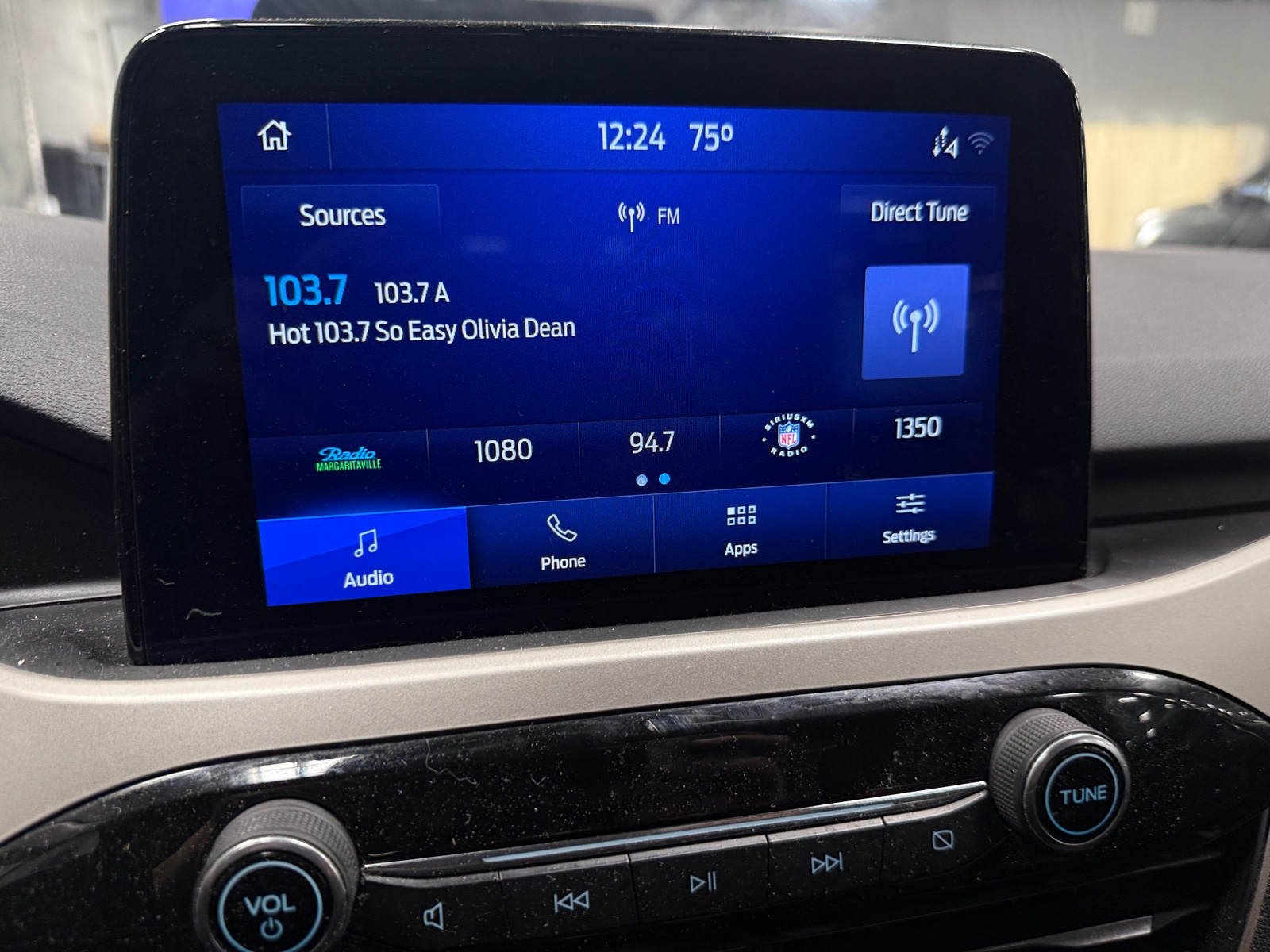 Thumbnail: 2021 Ford Escape - 3