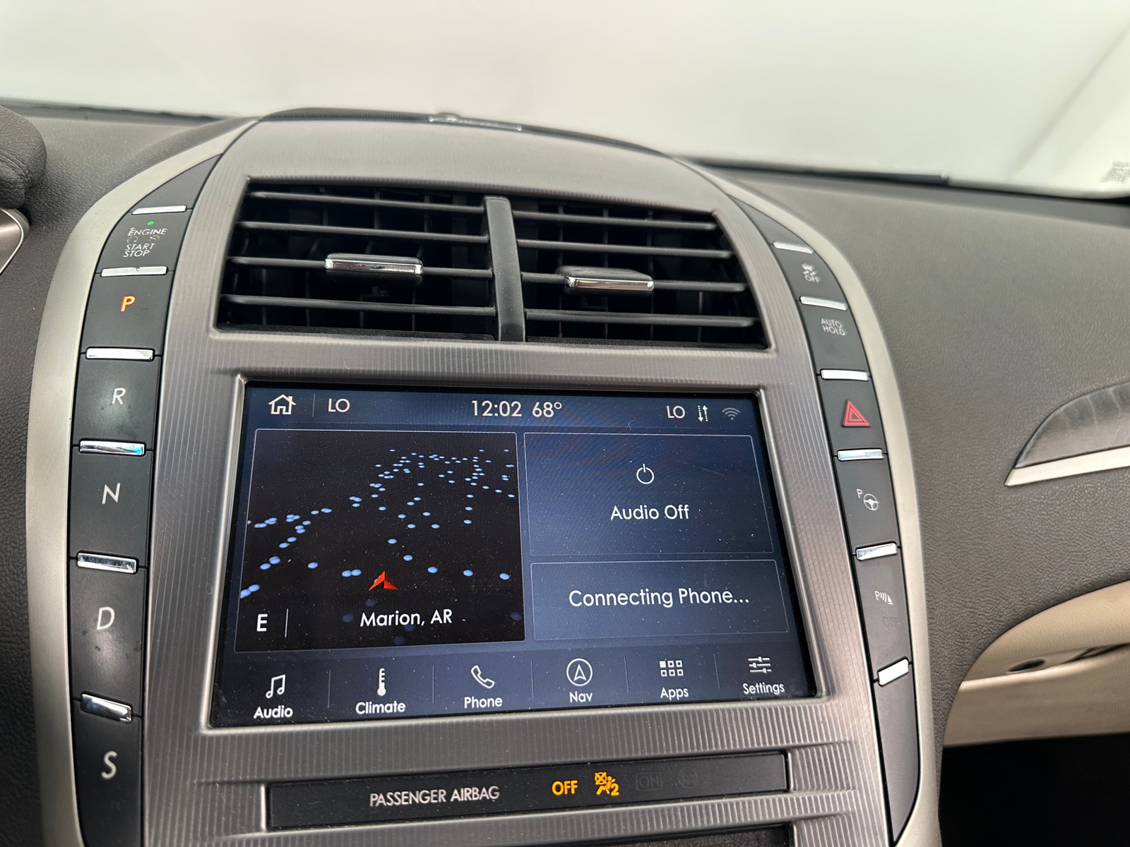 Thumbnail: 2020 Lincoln MKZ - 3