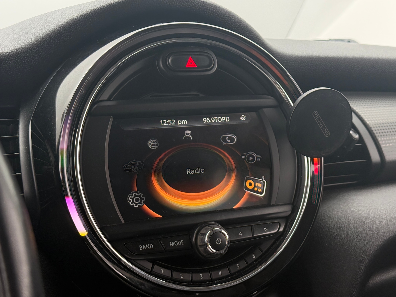 Thumbnail: 2017 MINI Cooper Hardtop - 3