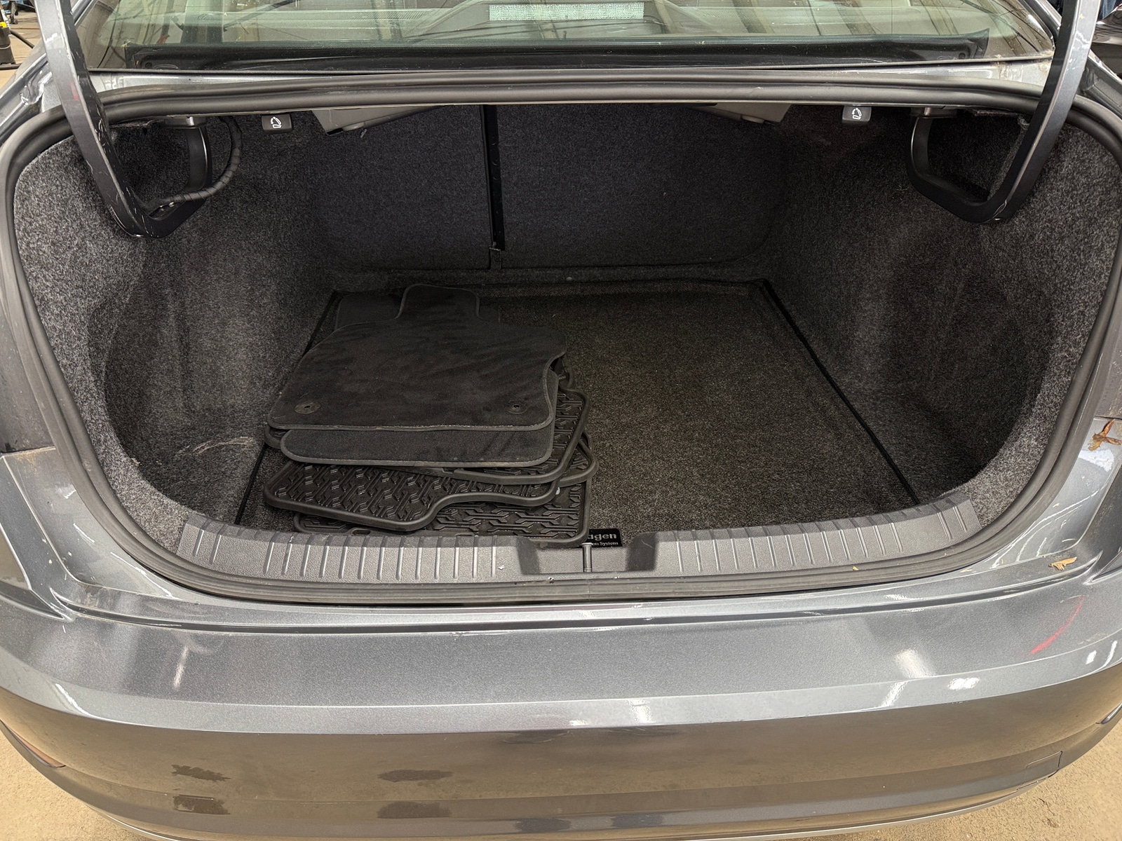 Thumbnail: 2019 Volkswagen Jetta - 6