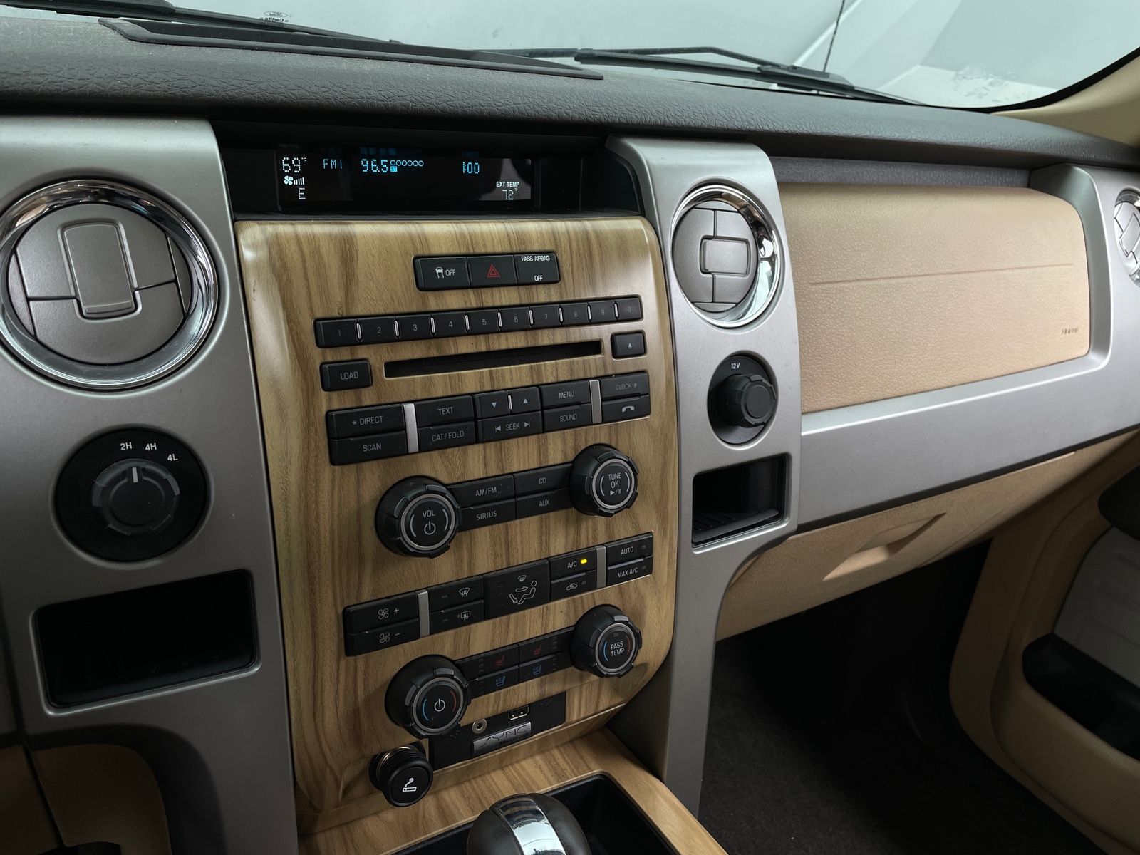 Thumbnail: 2011 Ford Econoline - 3