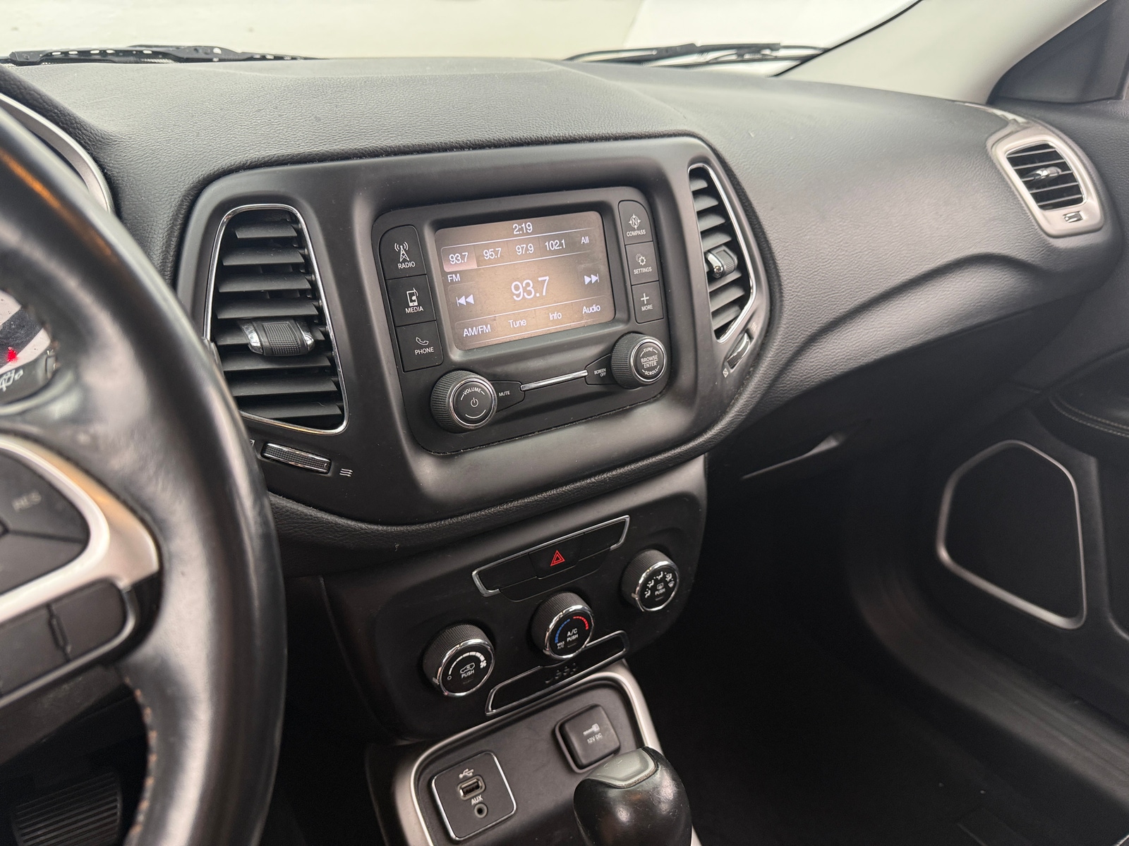 Thumbnail: 2018 Jeep Compass - 3