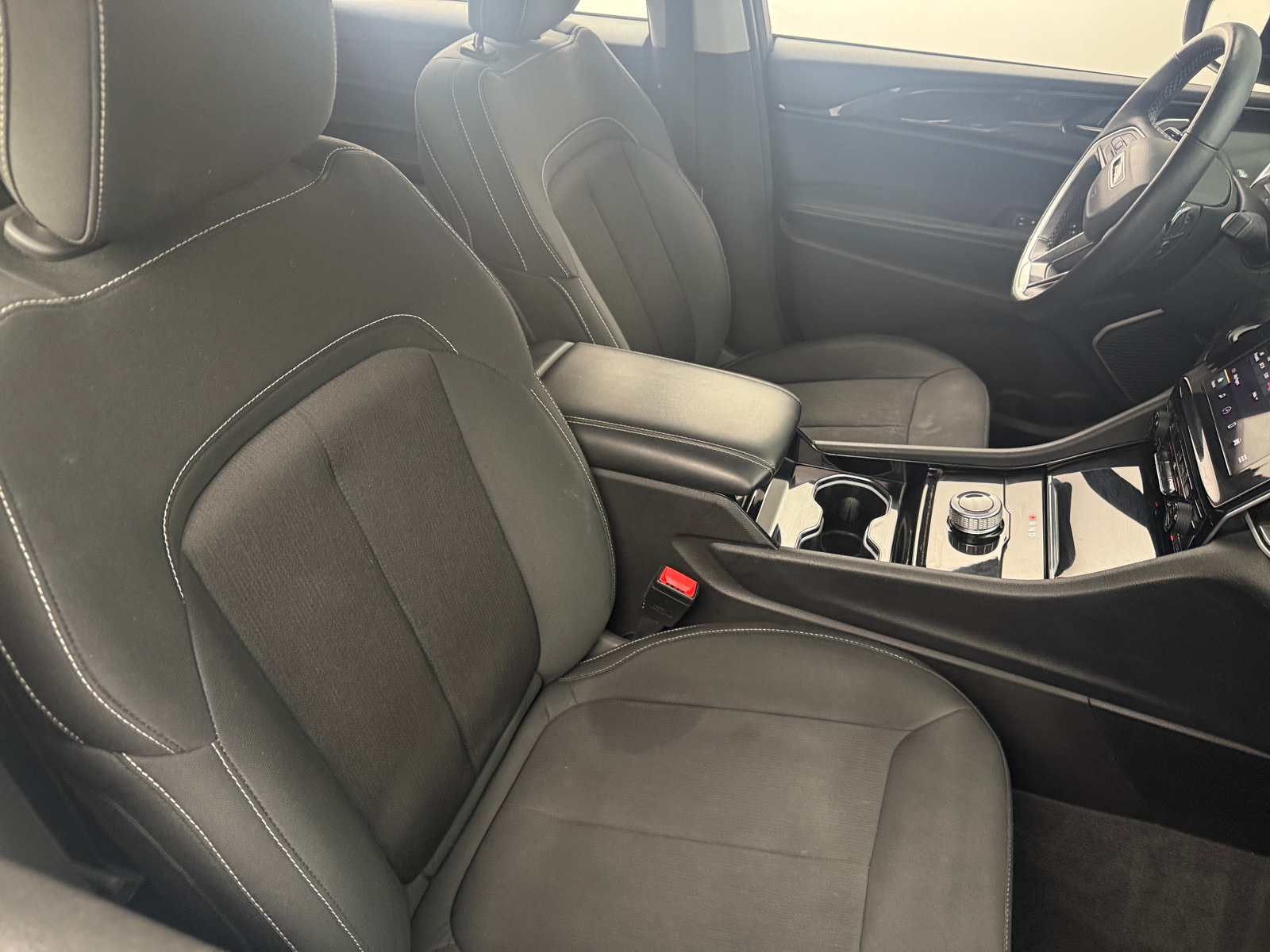 Thumbnail: 2022 Jeep Grand Cherokee L - 2