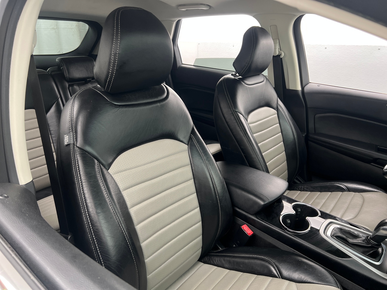 Thumbnail: 2015 Ford Edge - 2