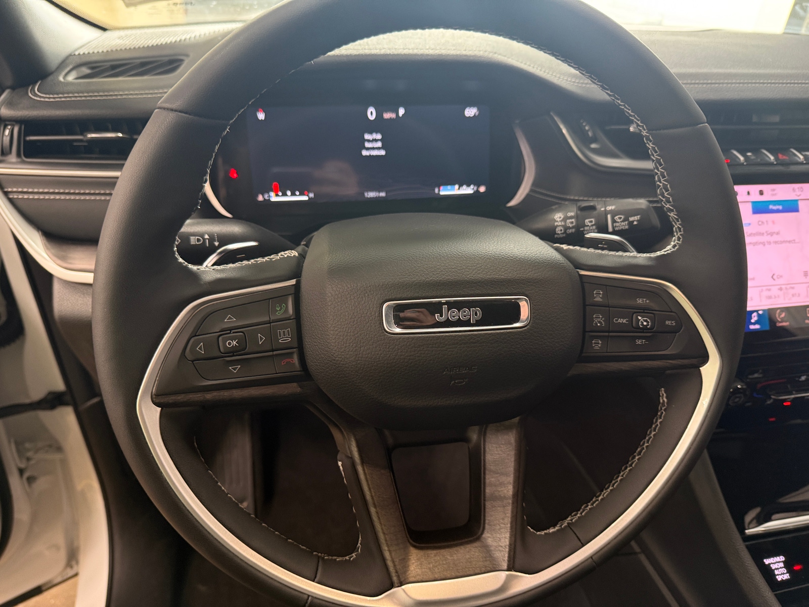 Thumbnail: 2025 Jeep Grand Cherokee - 4