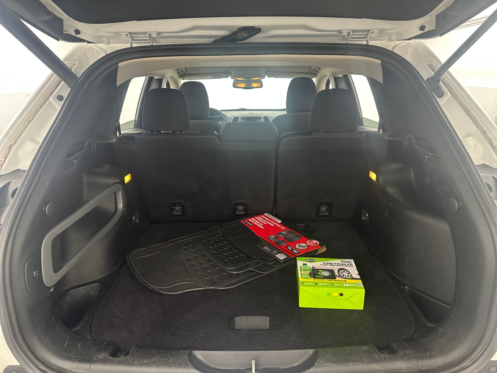 Thumbnail: 2016 Jeep Cherokee - 6