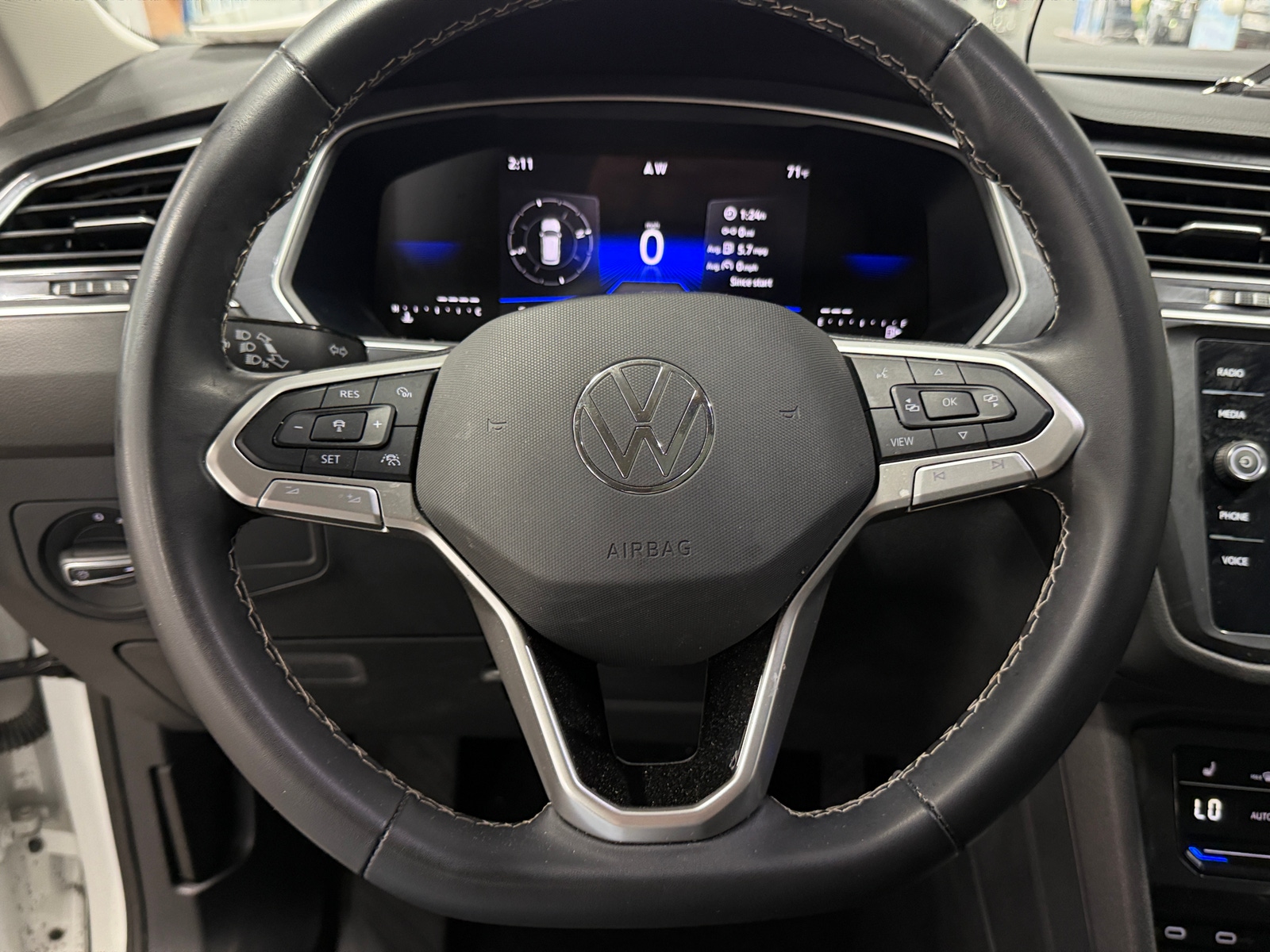 Thumbnail: 2024 Volkswagen Tiguan - 4