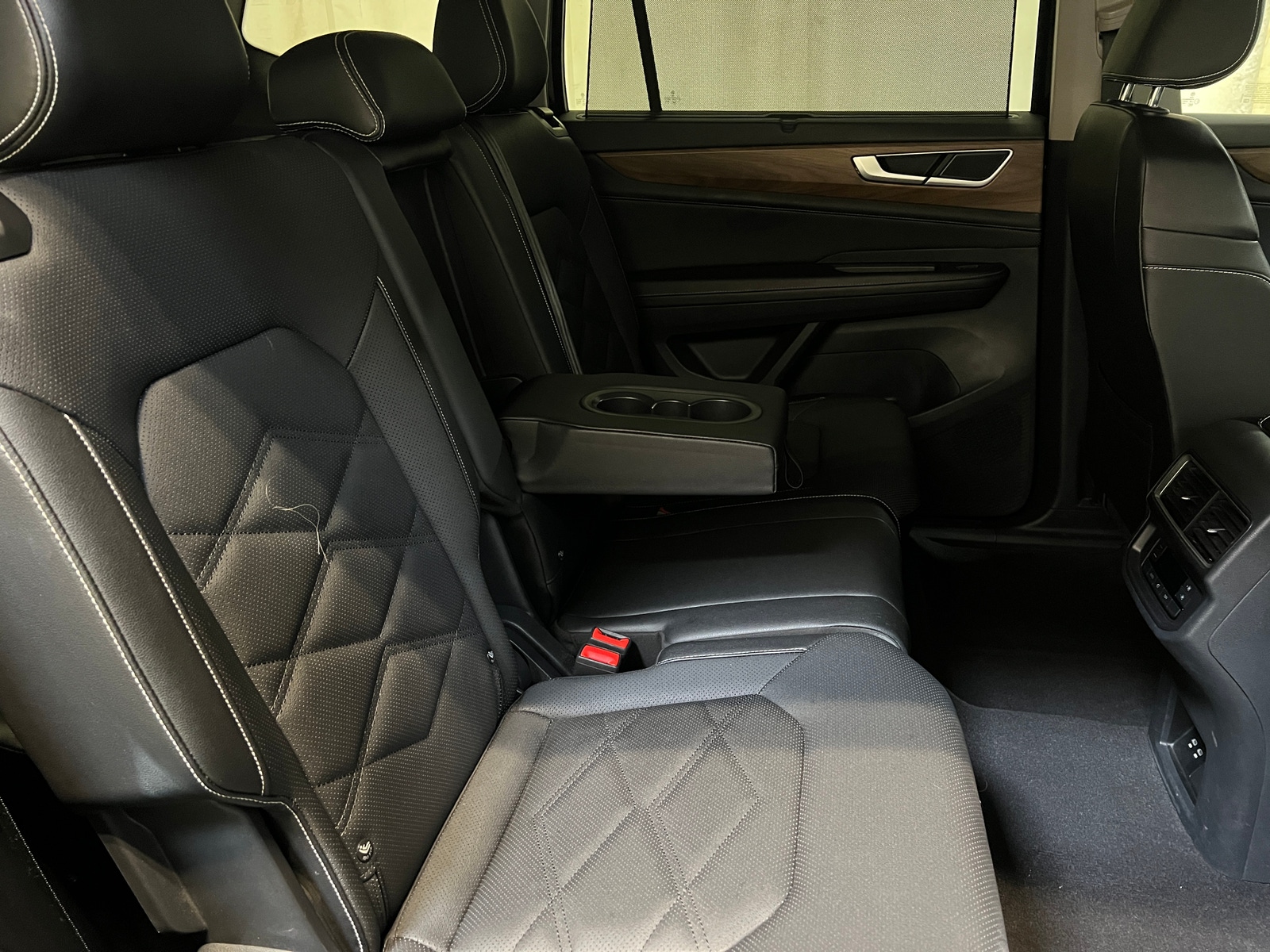 Thumbnail: 2025 Volkswagen Atlas - 6