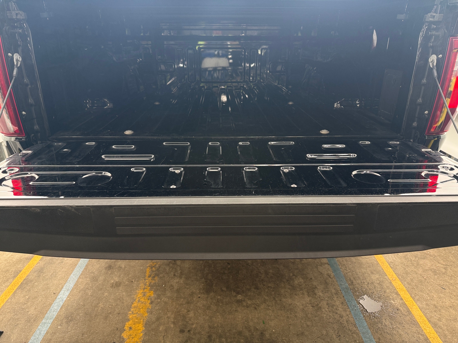 Thumbnail: 2025 Ford Econoline - 7