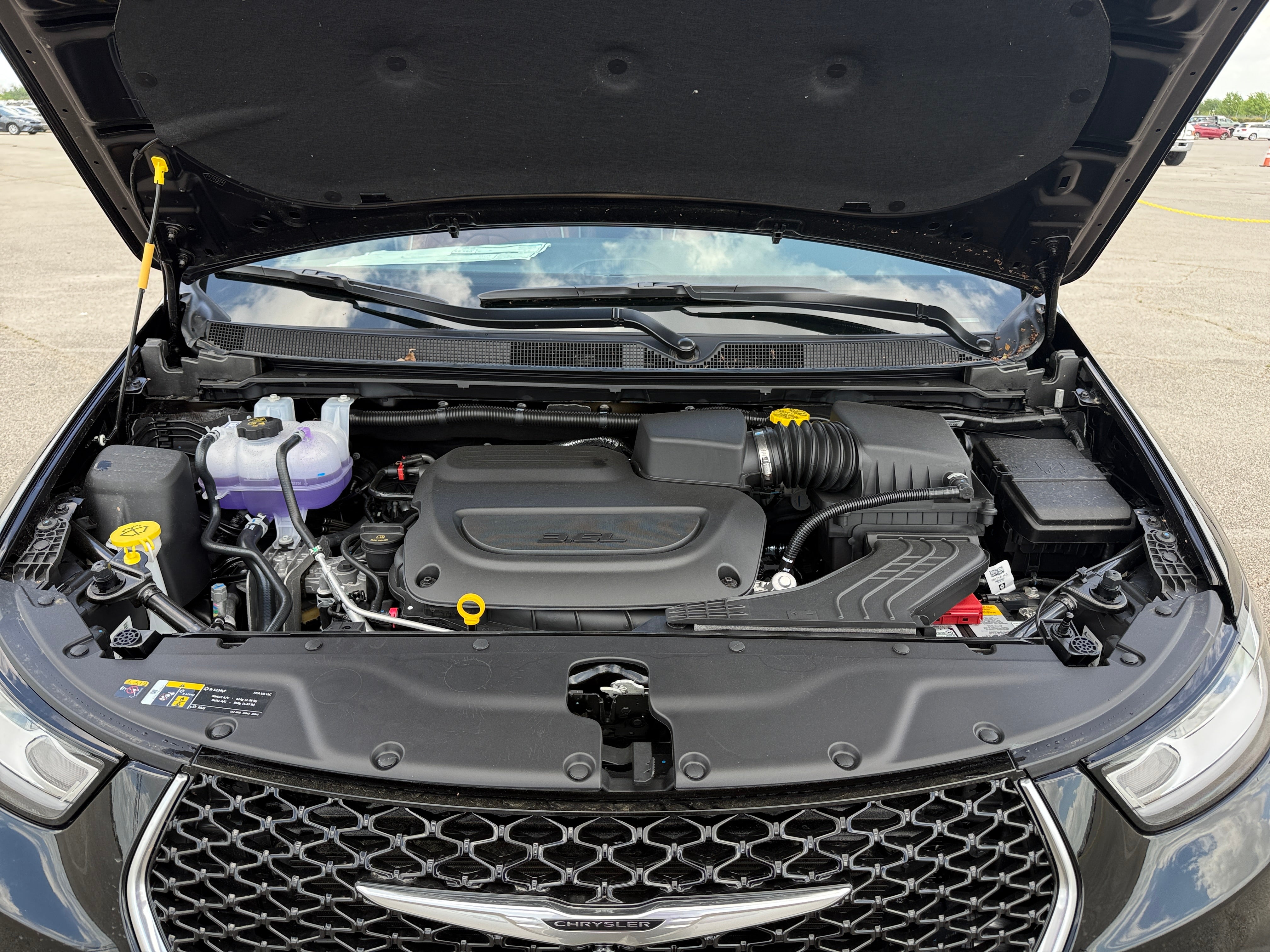 2026 Chrysler Pacifica Pinnacle's photo