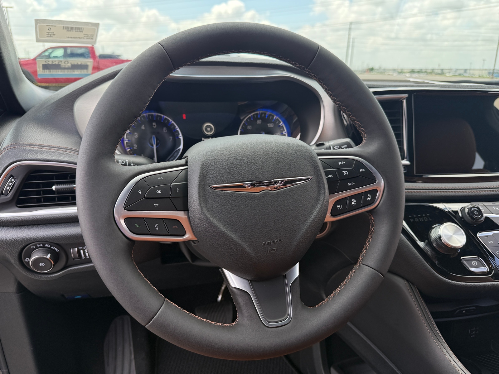 Thumbnail: 2026 Chrysler Pacifica - 4