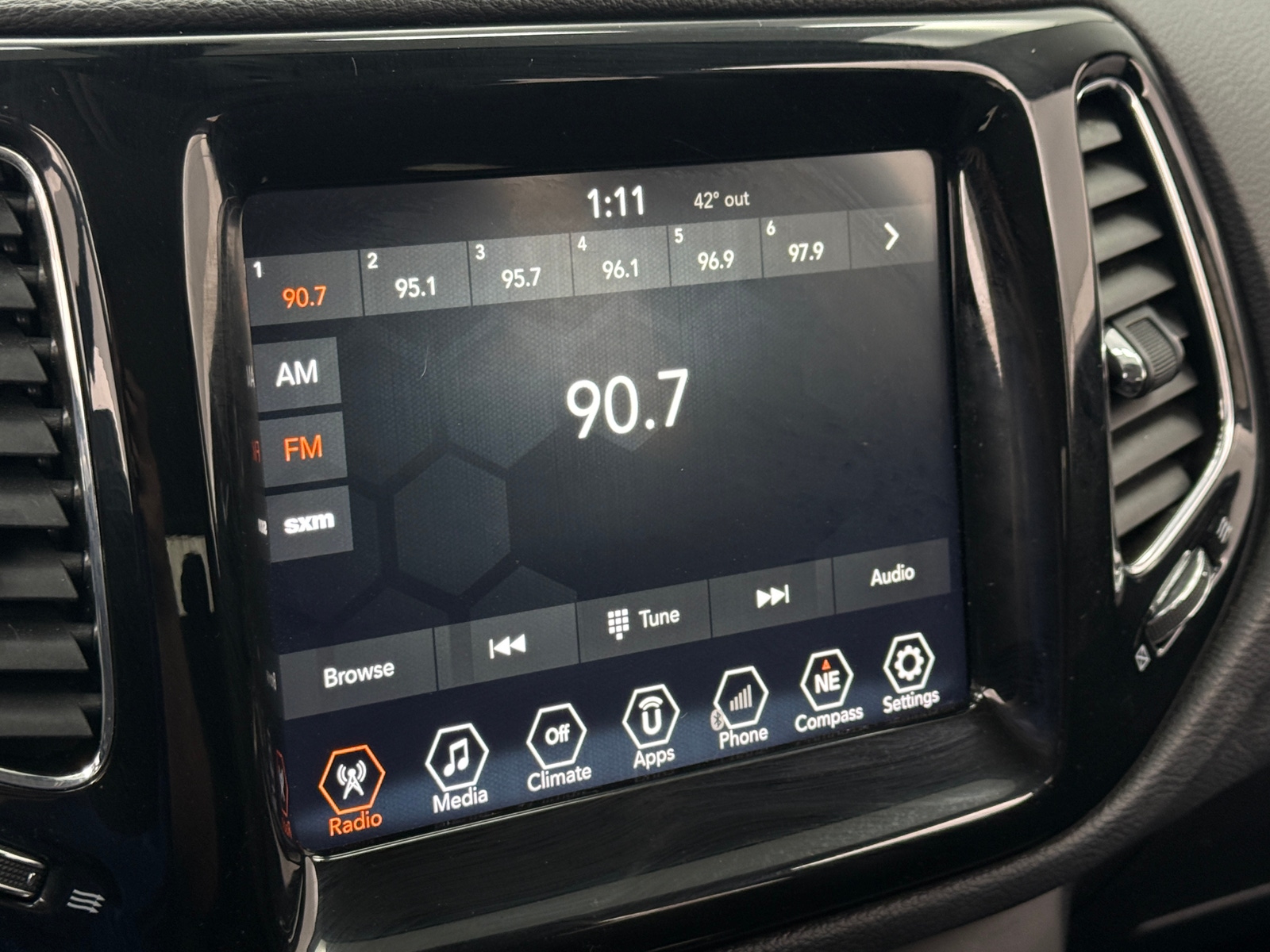 Thumbnail: 2018 Jeep Compass - 3