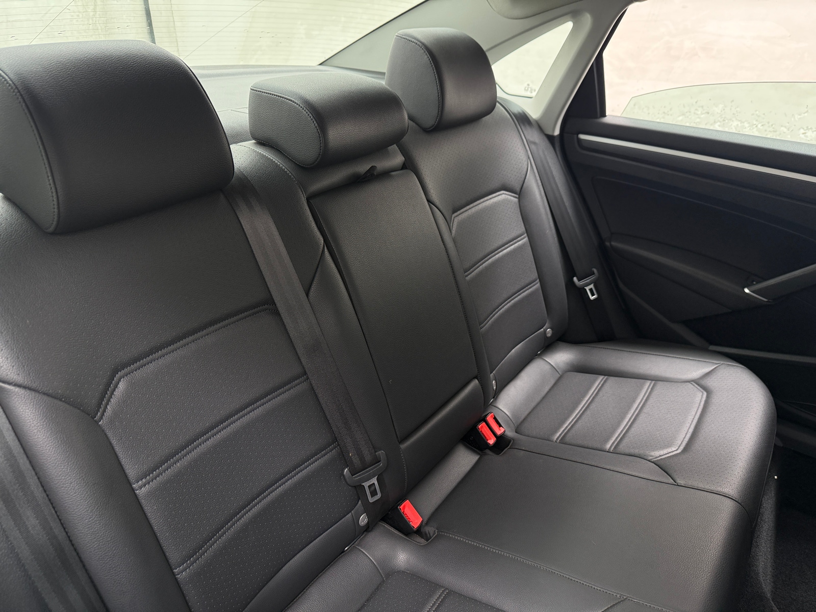 Thumbnail: 2017 Volkswagen Passat - 5