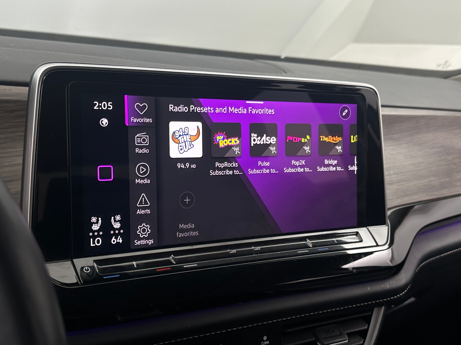 Thumbnail: 2024 Volkswagen Atlas - 3