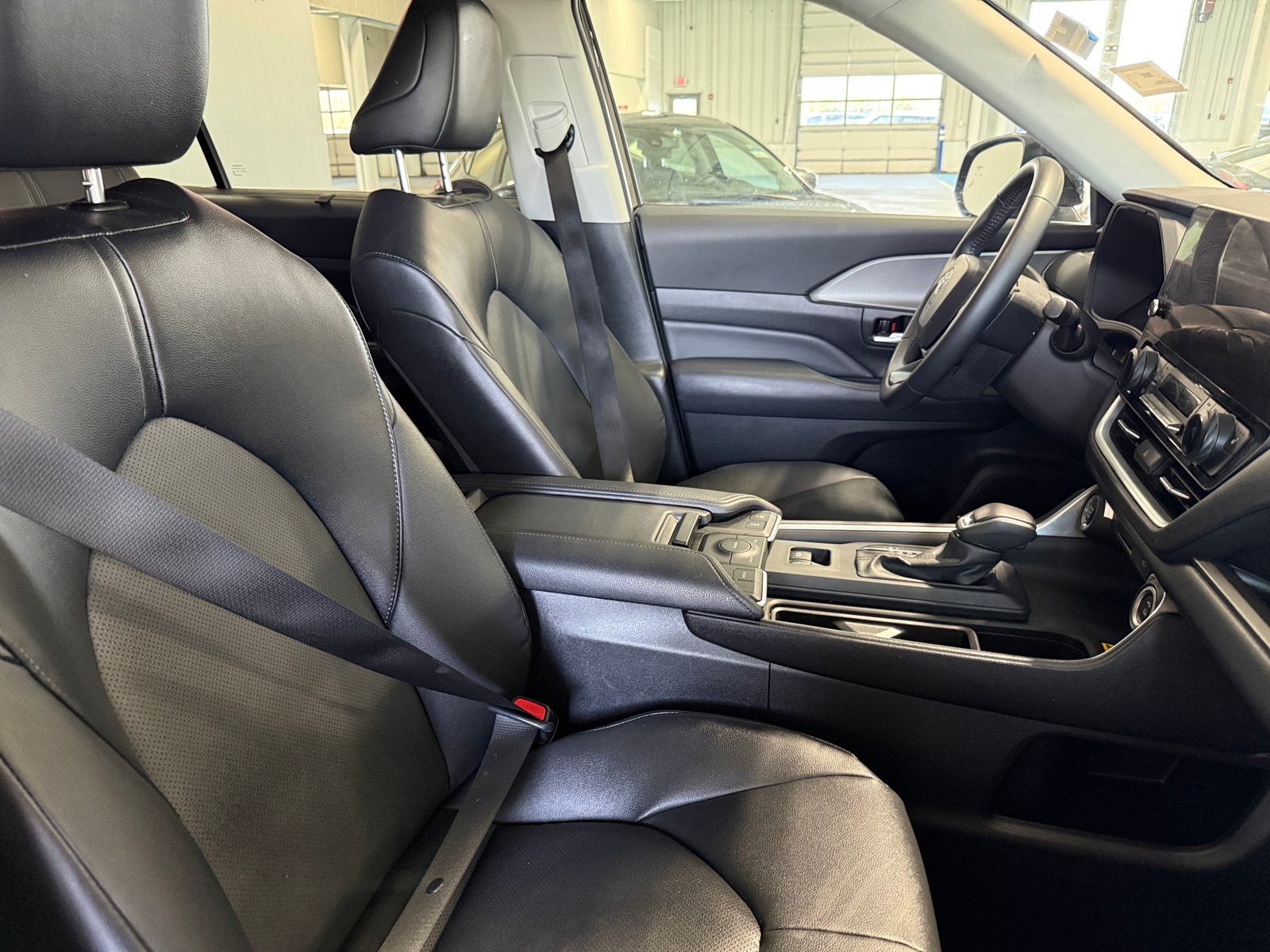 Thumbnail: 2025 Toyota Grand Highlander - 2