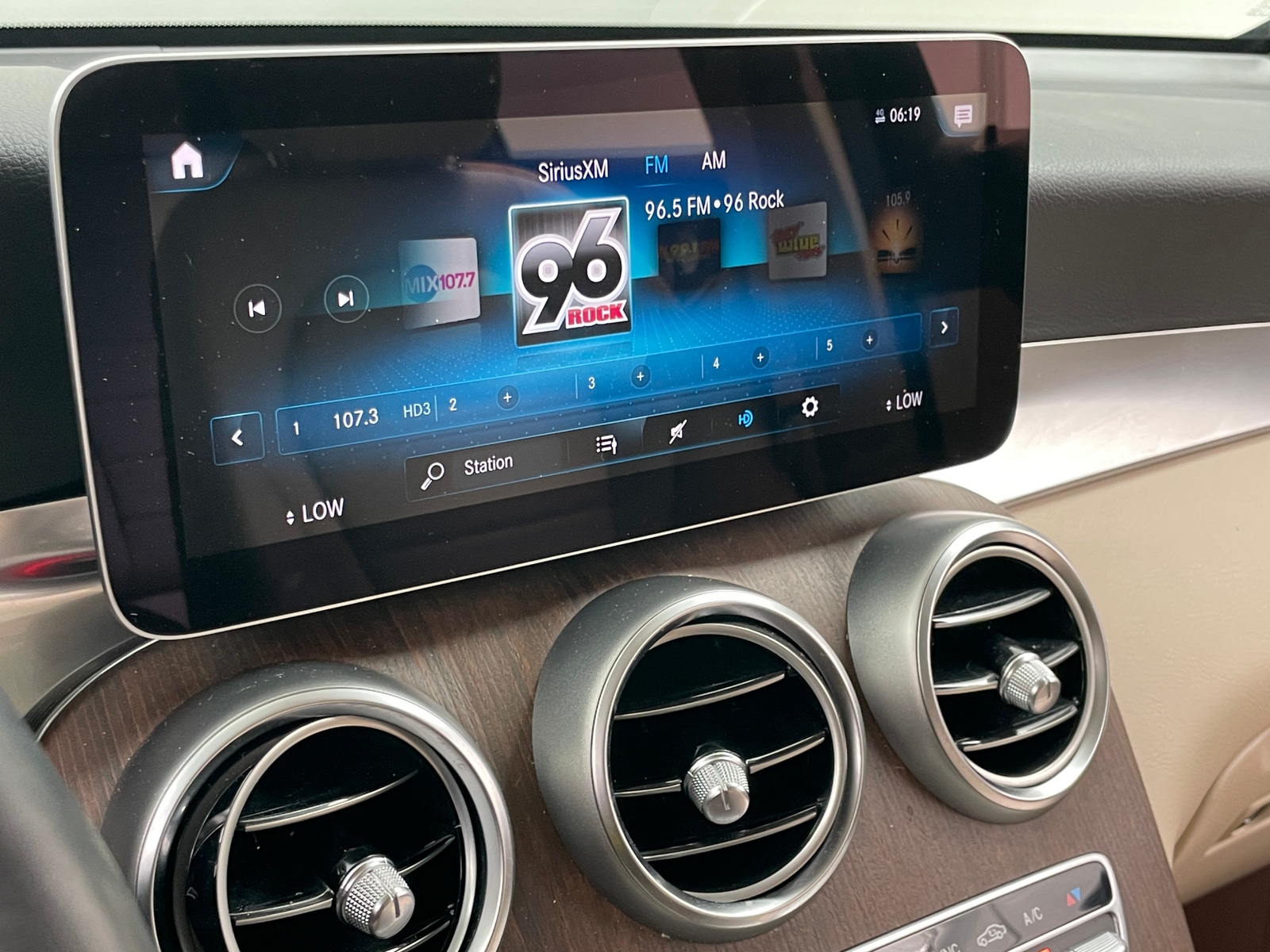 Thumbnail: 2020 Mercedes-Benz GLC - 3