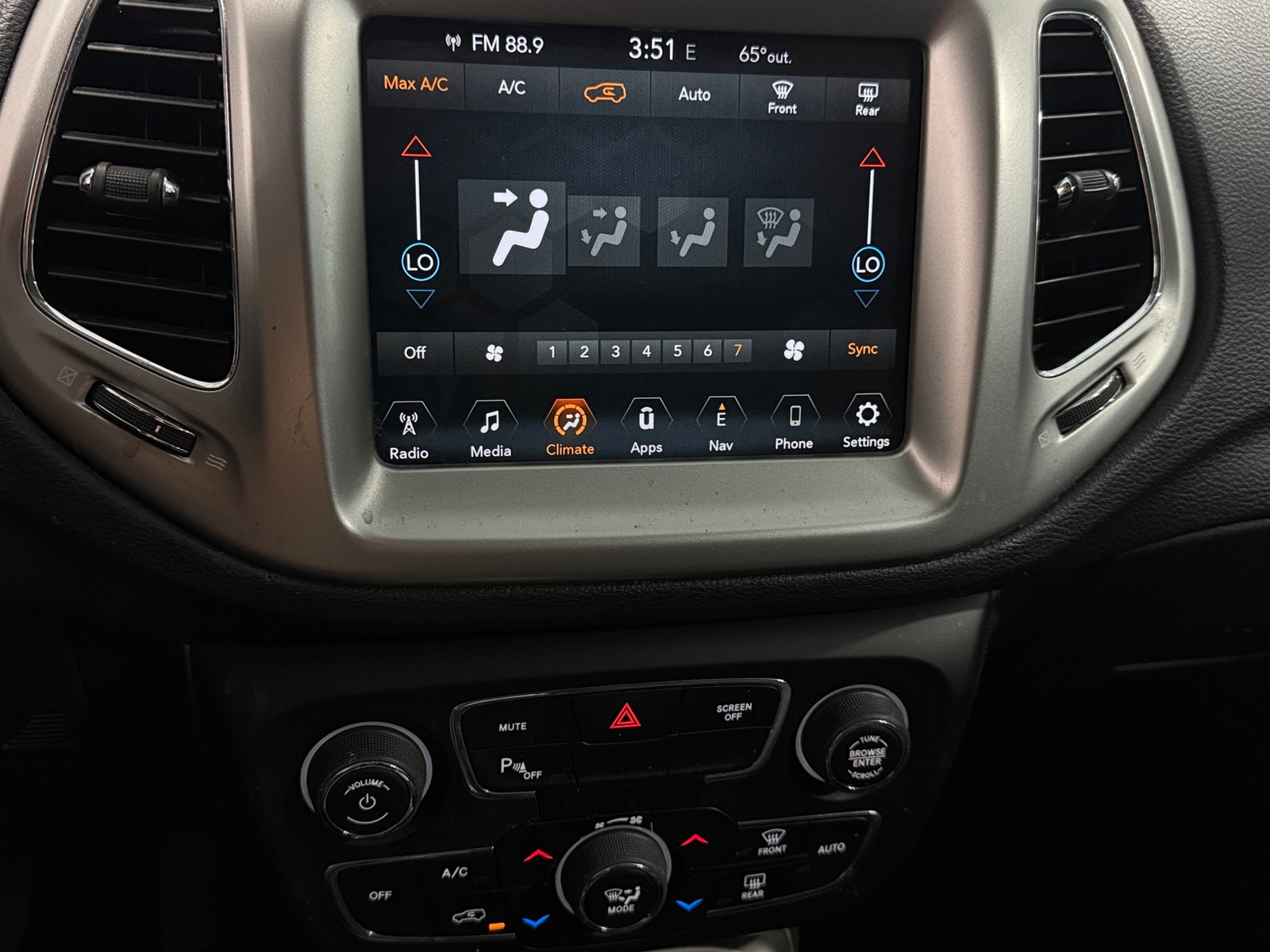 Thumbnail: 2018 Jeep Compass - 3