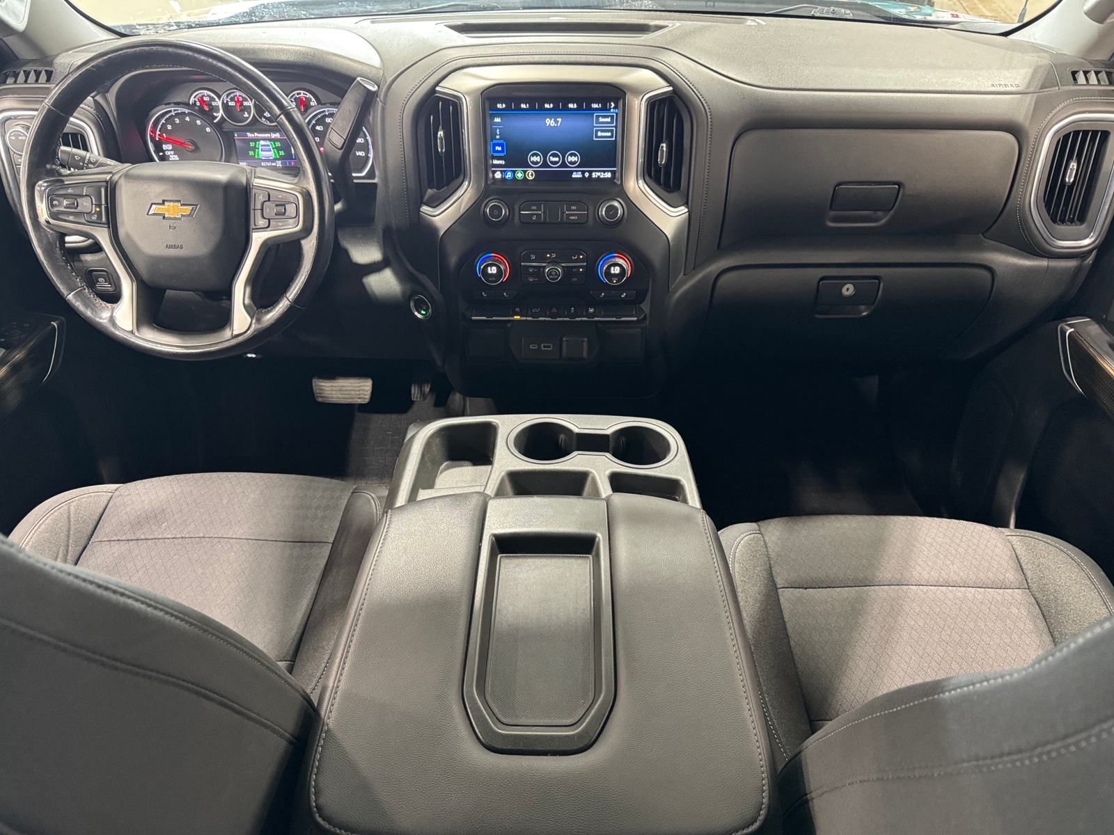 Thumbnail: 2020 Chevrolet Silverado 1500 - 3