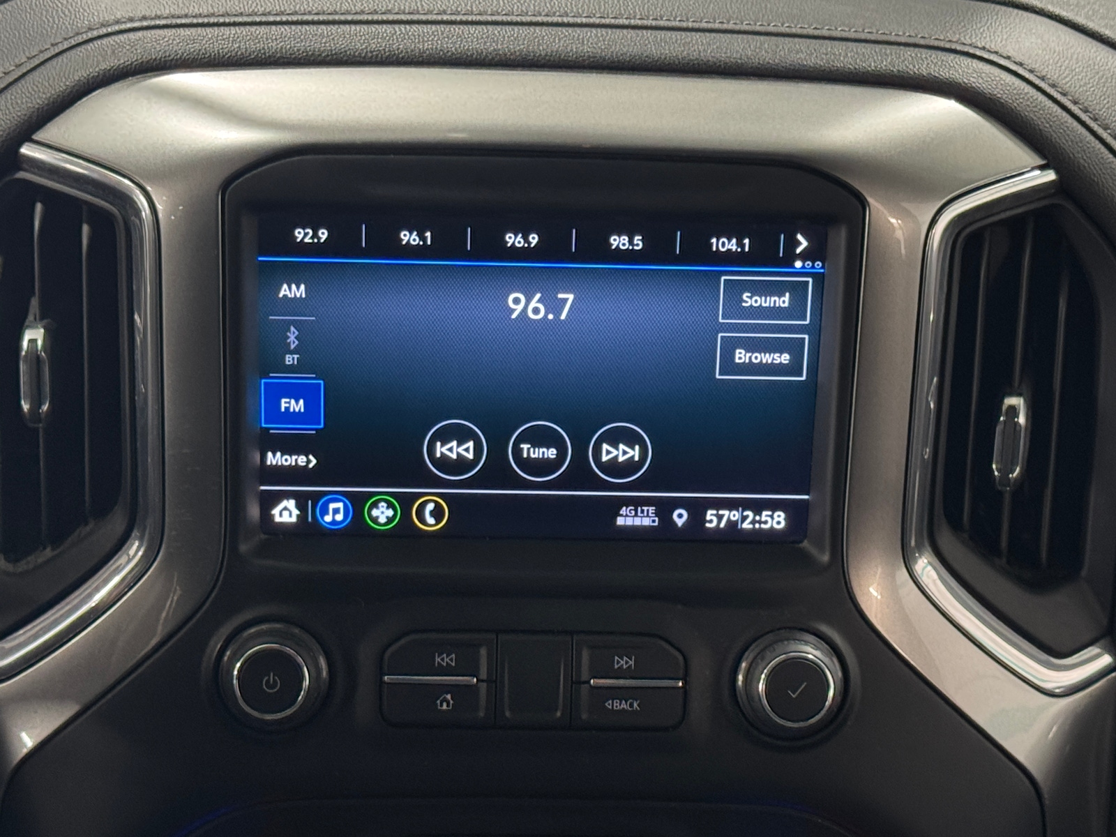 Thumbnail: 2020 Chevrolet Silverado 1500 - 4