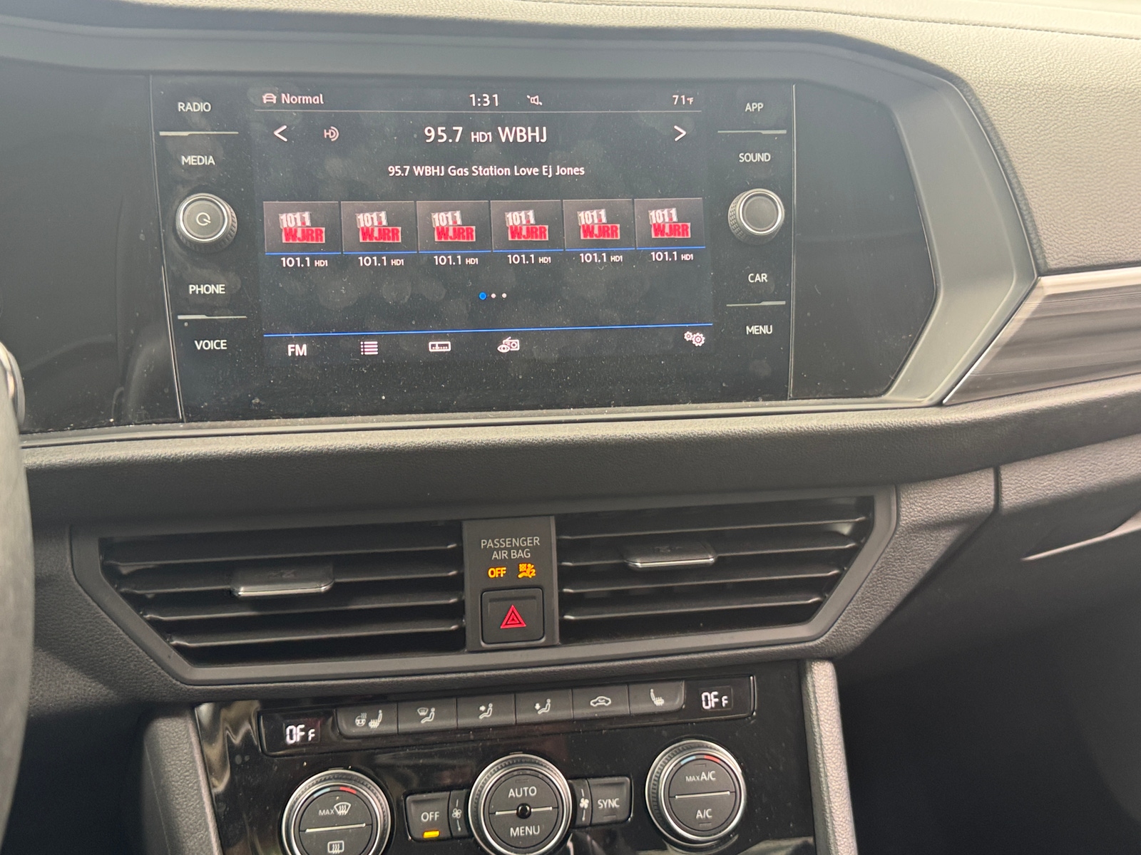 Thumbnail: 2019 Volkswagen Jetta - 3