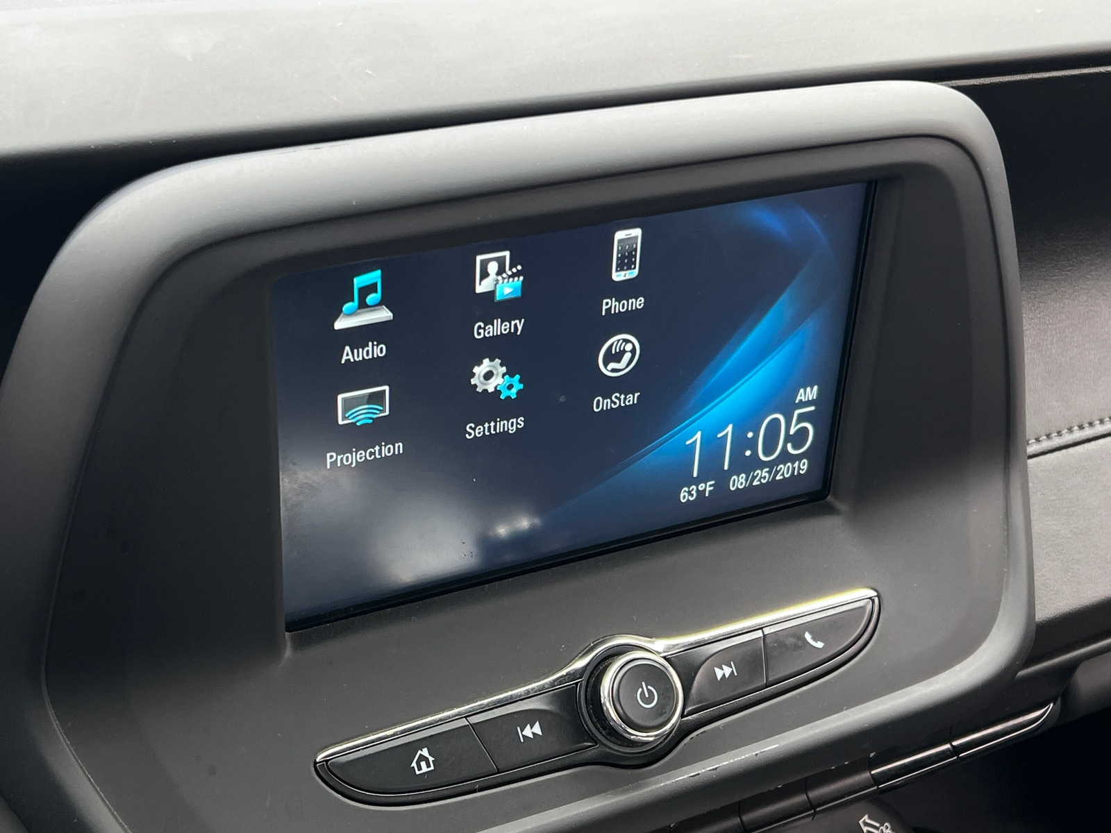 Thumbnail: 2017 Chevrolet Camaro - 4