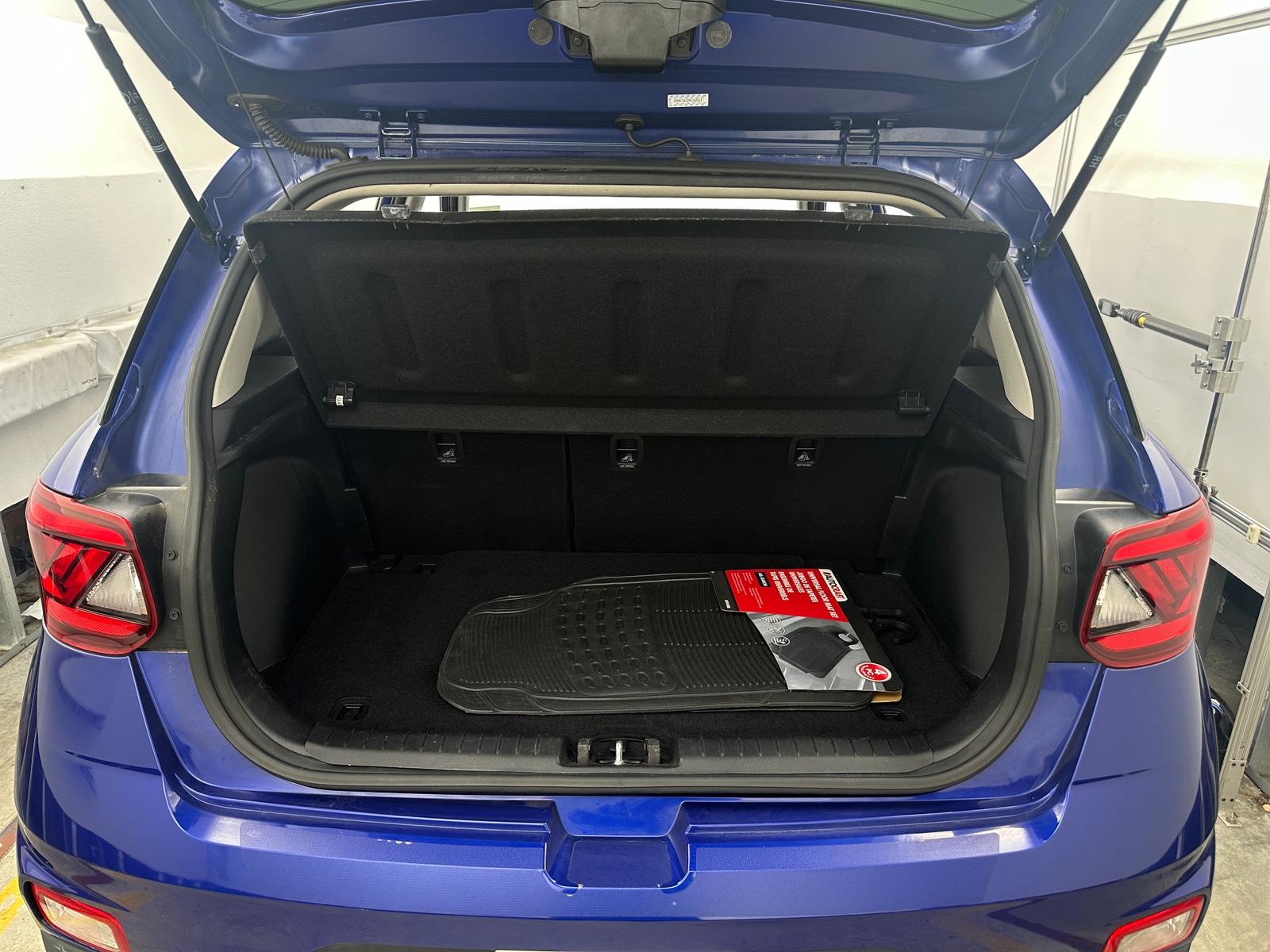 Thumbnail: 2022 Hyundai Venue - 7