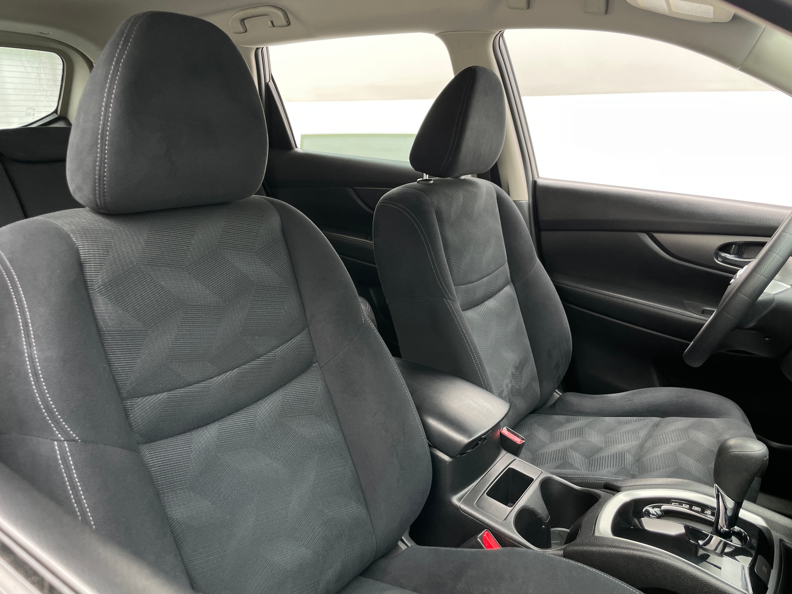 Thumbnail: 2016 Nissan Rogue - 2