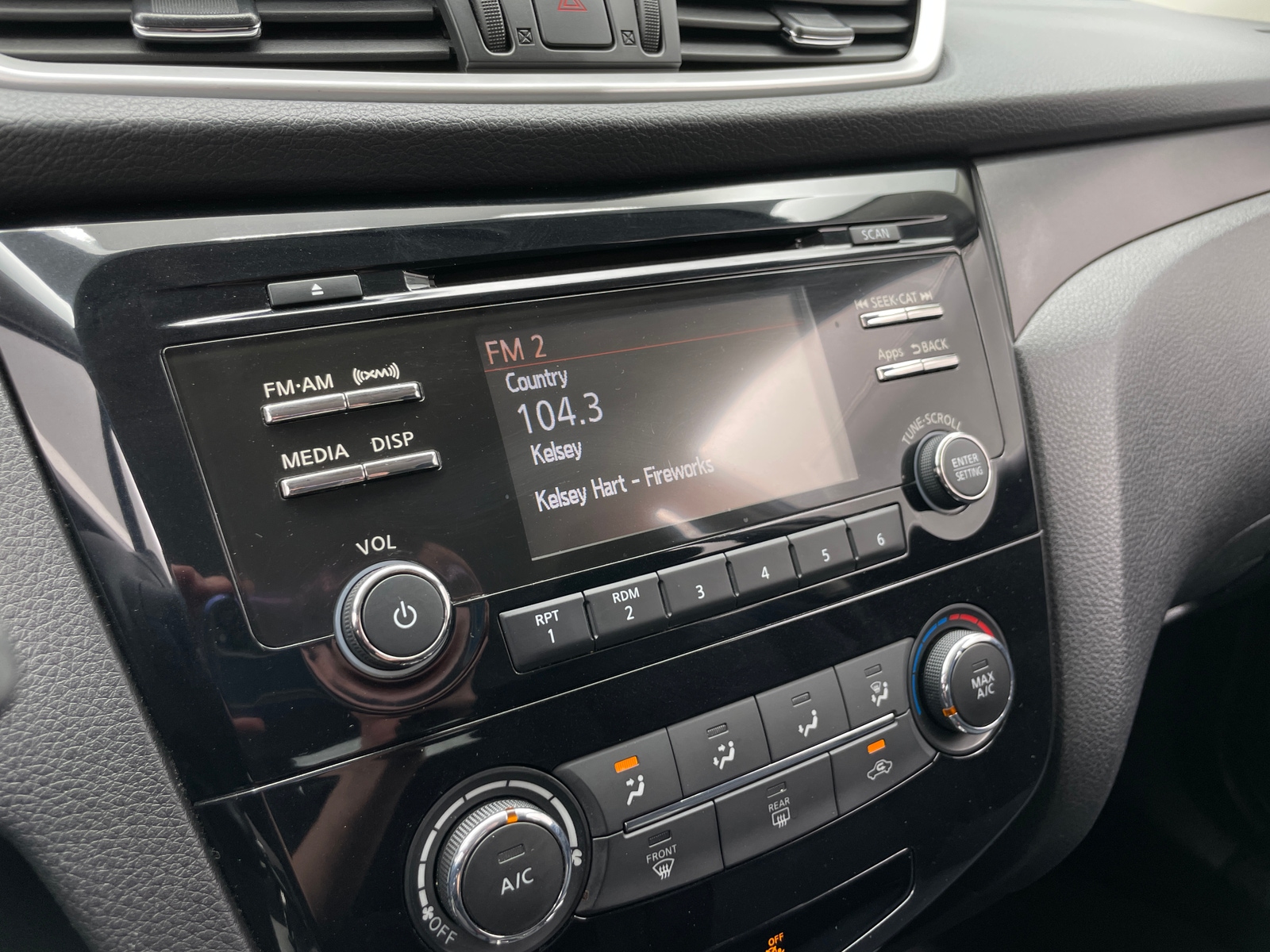 Thumbnail: 2016 Nissan Rogue - 4