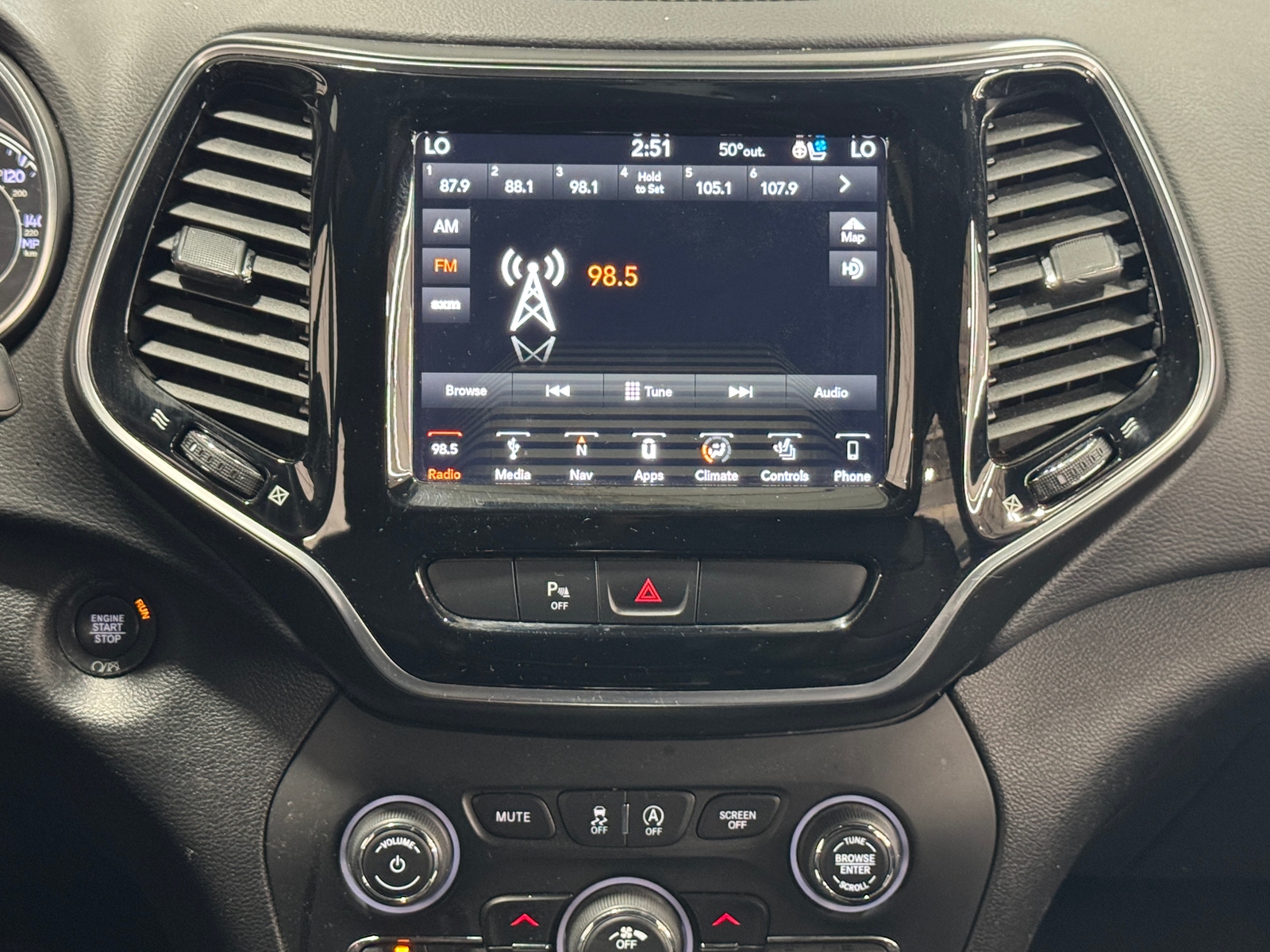 Thumbnail: 2019 Jeep Cherokee - 3